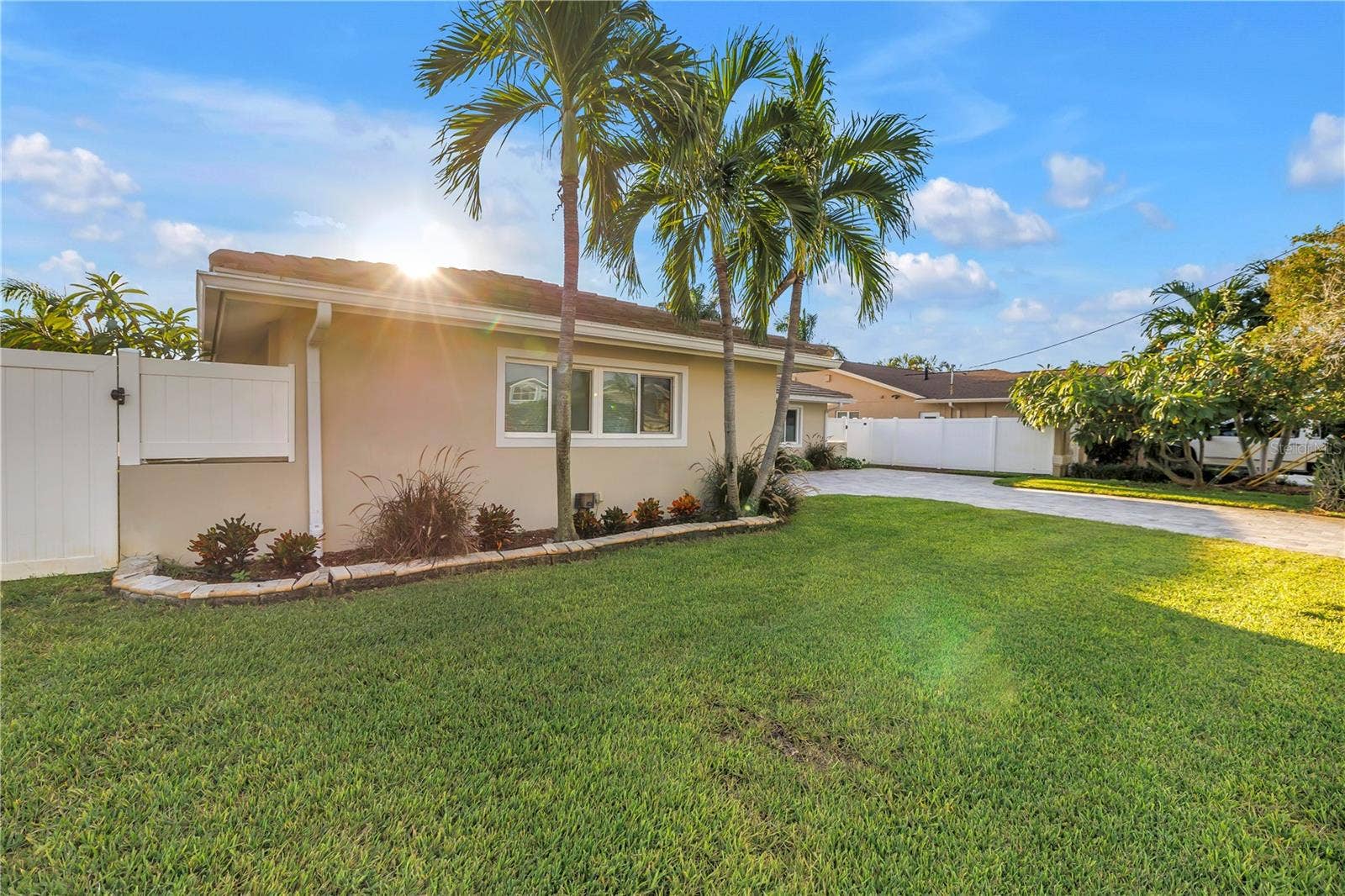 7982 11TH AVENUE S, St Petersburg, FL 33707 7982 11TH AVENUE S, St Petersburg, FL 33707