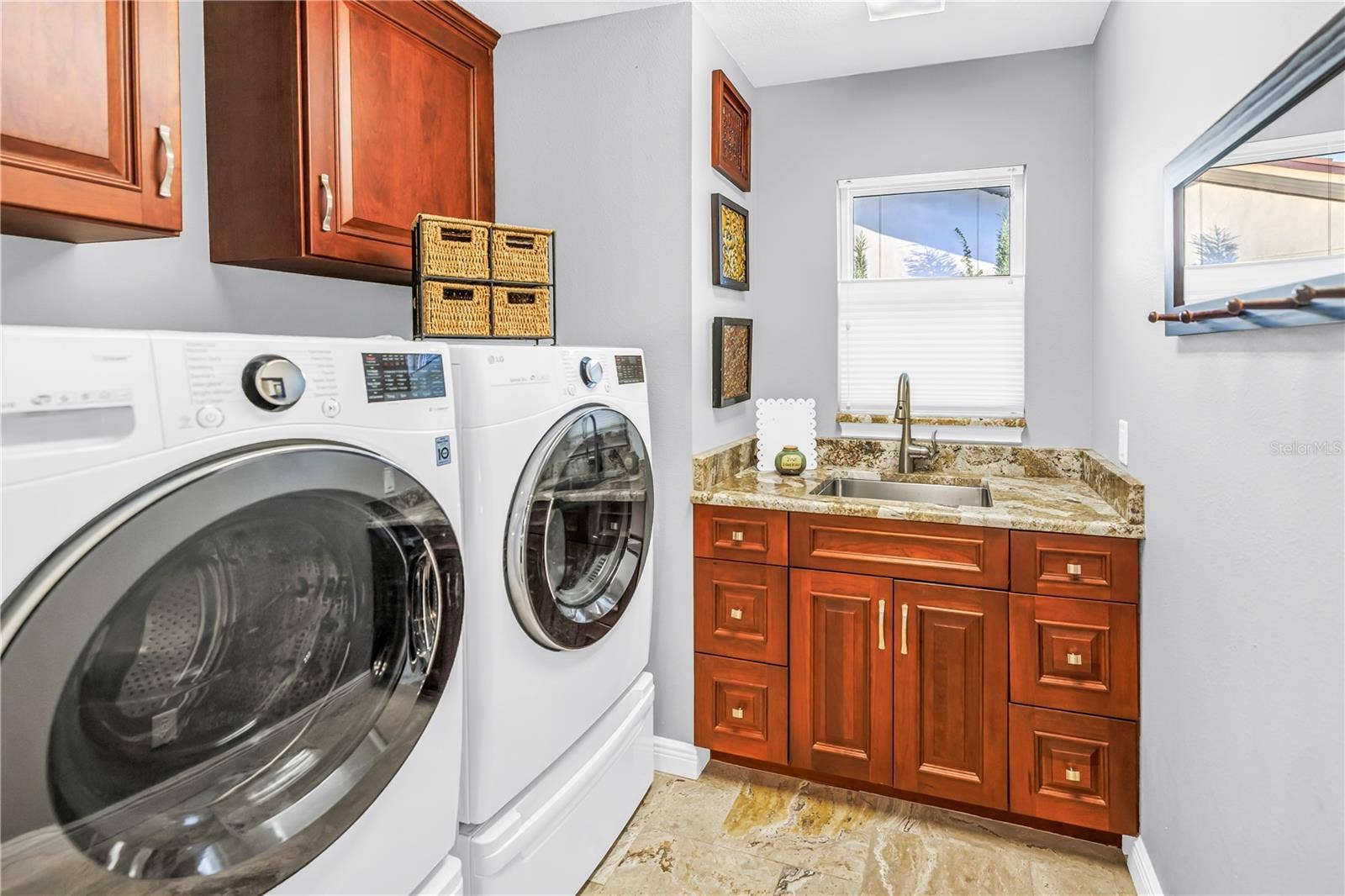 7982 11TH AVENUE S, St Petersburg, FL 33707 Laundry room