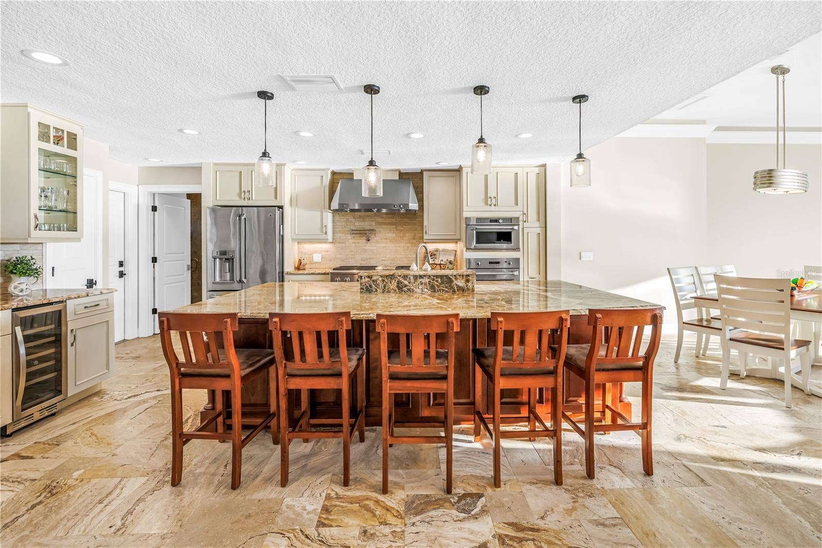 7982 11TH AVENUE S, St Petersburg, FL 33707 7982 11TH AVENUE S, St Petersburg, FL 33707