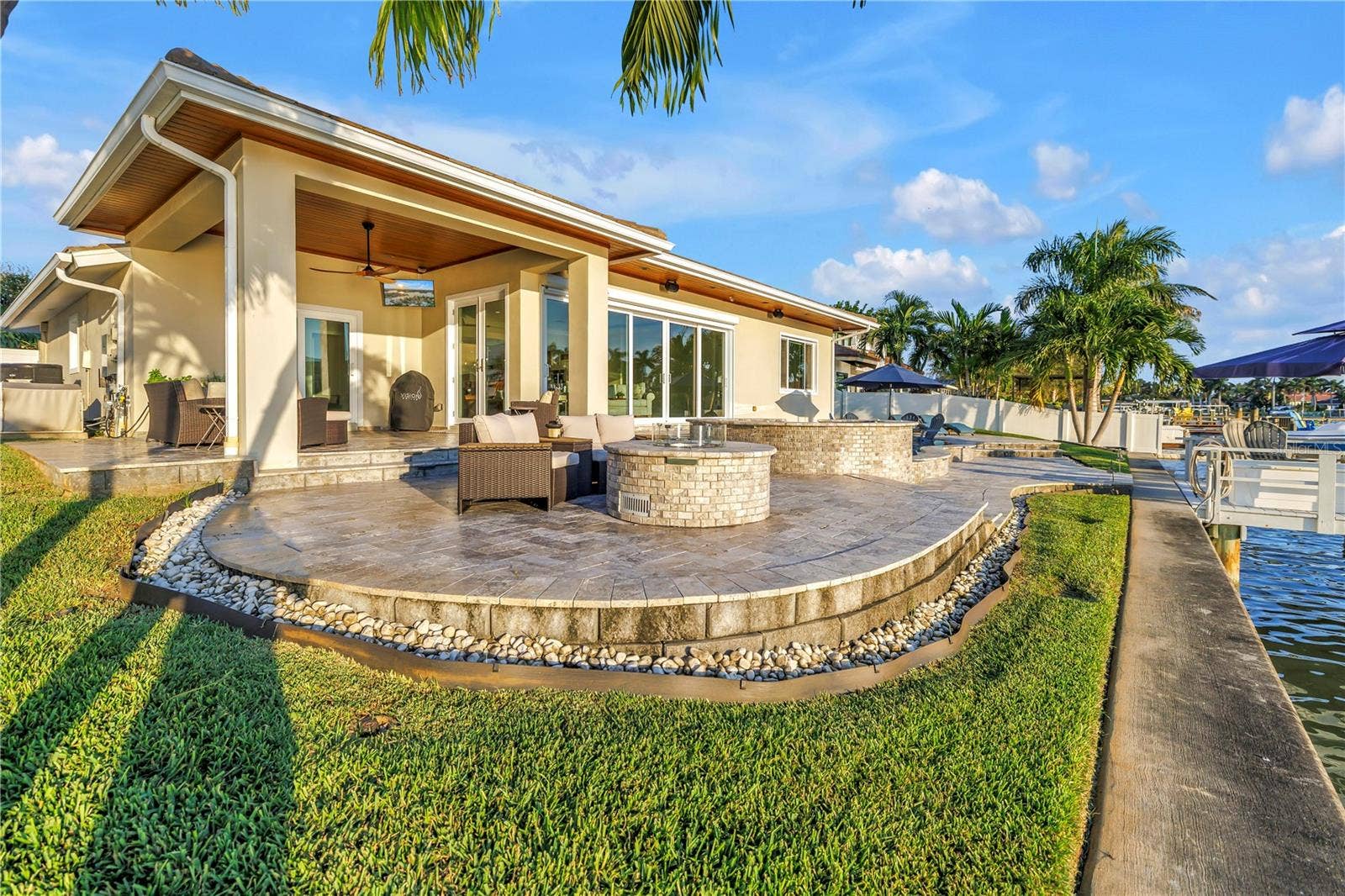 7982 11TH AVENUE S, St Petersburg, FL 33707 7982 11TH AVENUE S, St Petersburg, FL 33707