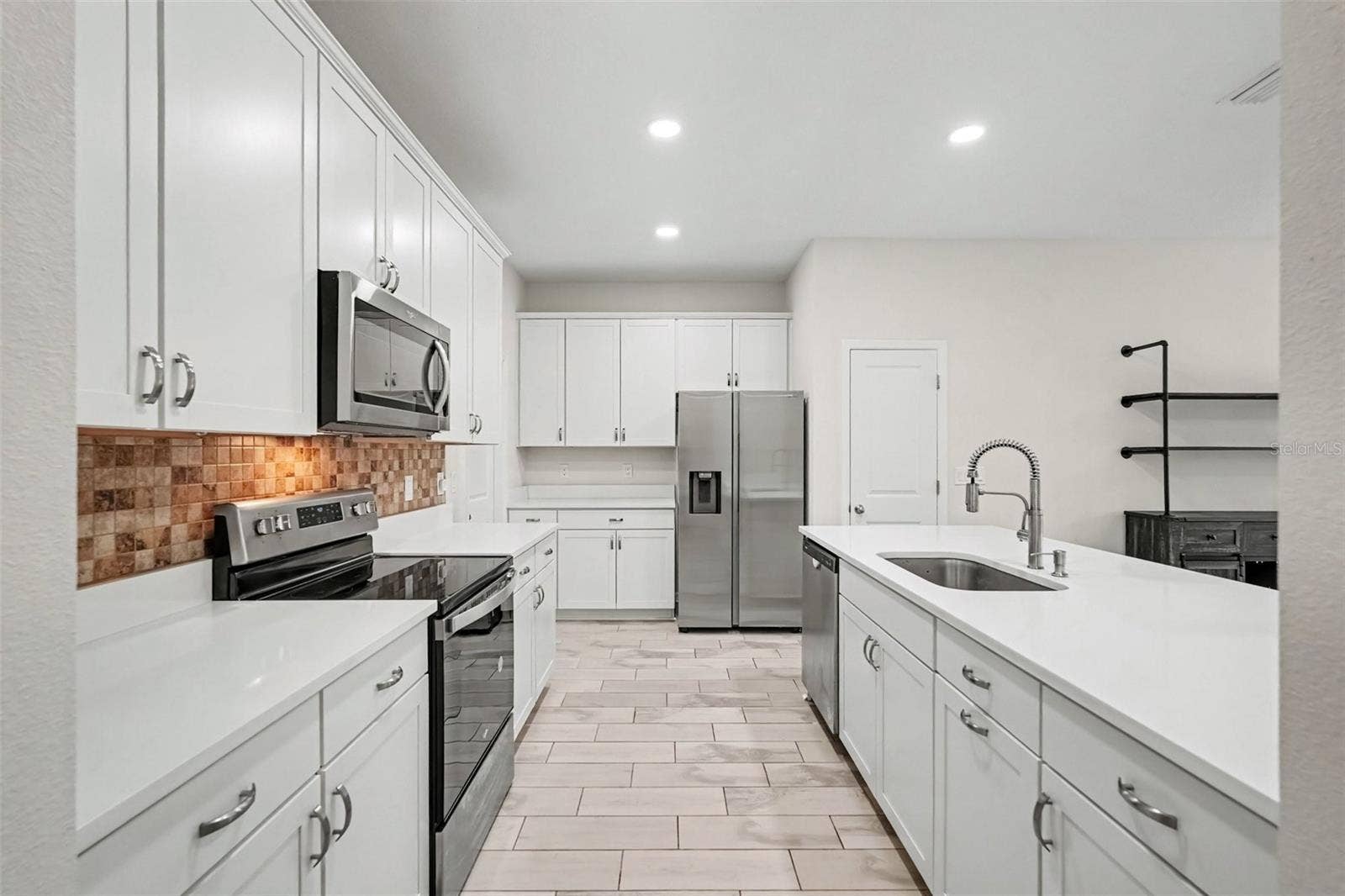 9669 SWEETWELL PLACE, Riverview, FL 33569 9669 SWEETWELL PLACE, Riverview, FL 33569