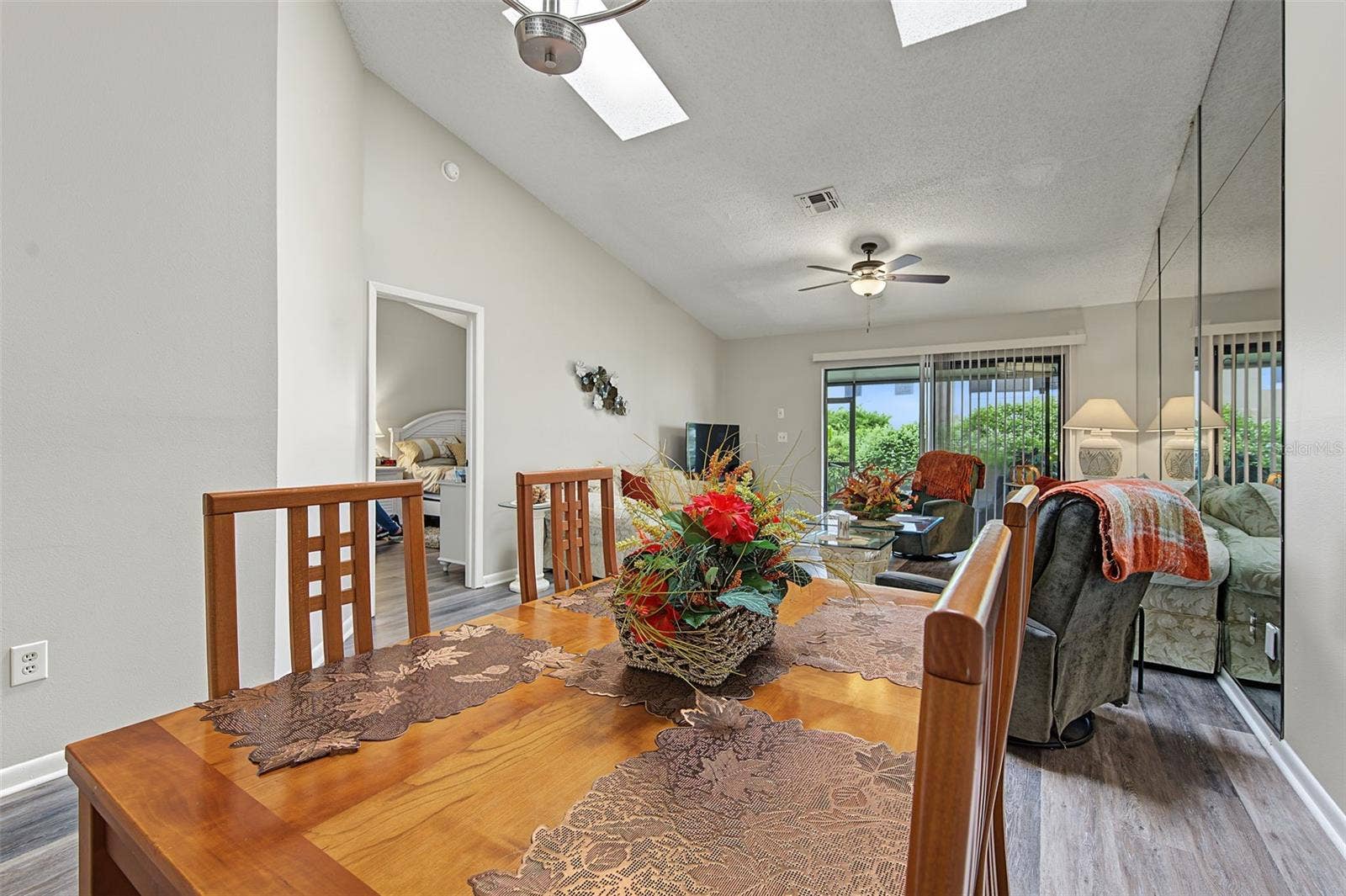2771 SUMMERDALE DRIVE, #7, Clearwater, FL 33761 Dining area off the Kitchen