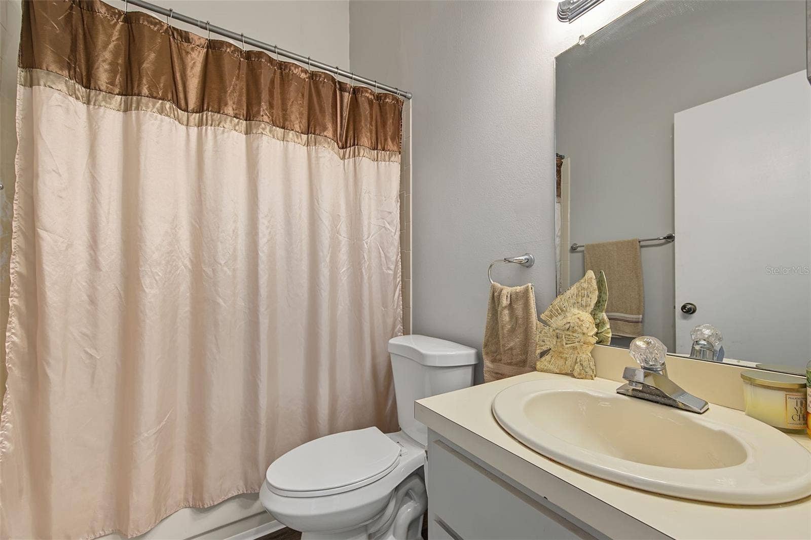 2771 SUMMERDALE DRIVE, #7, Clearwater, FL 33761 Second Bathroom