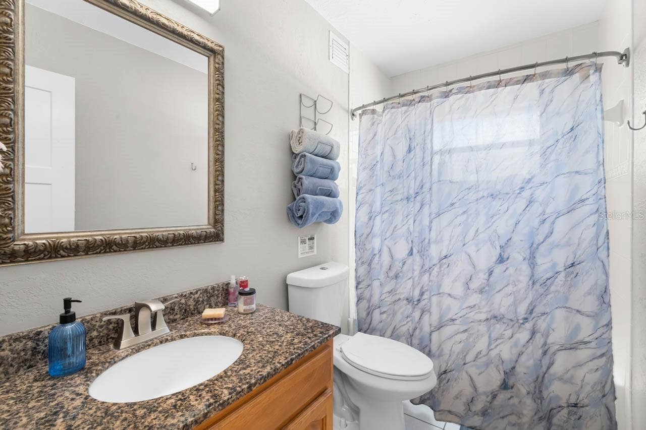 500 FLORIDA CIRCLE S, Apollo Beach, FL 33572 Bathroom 2