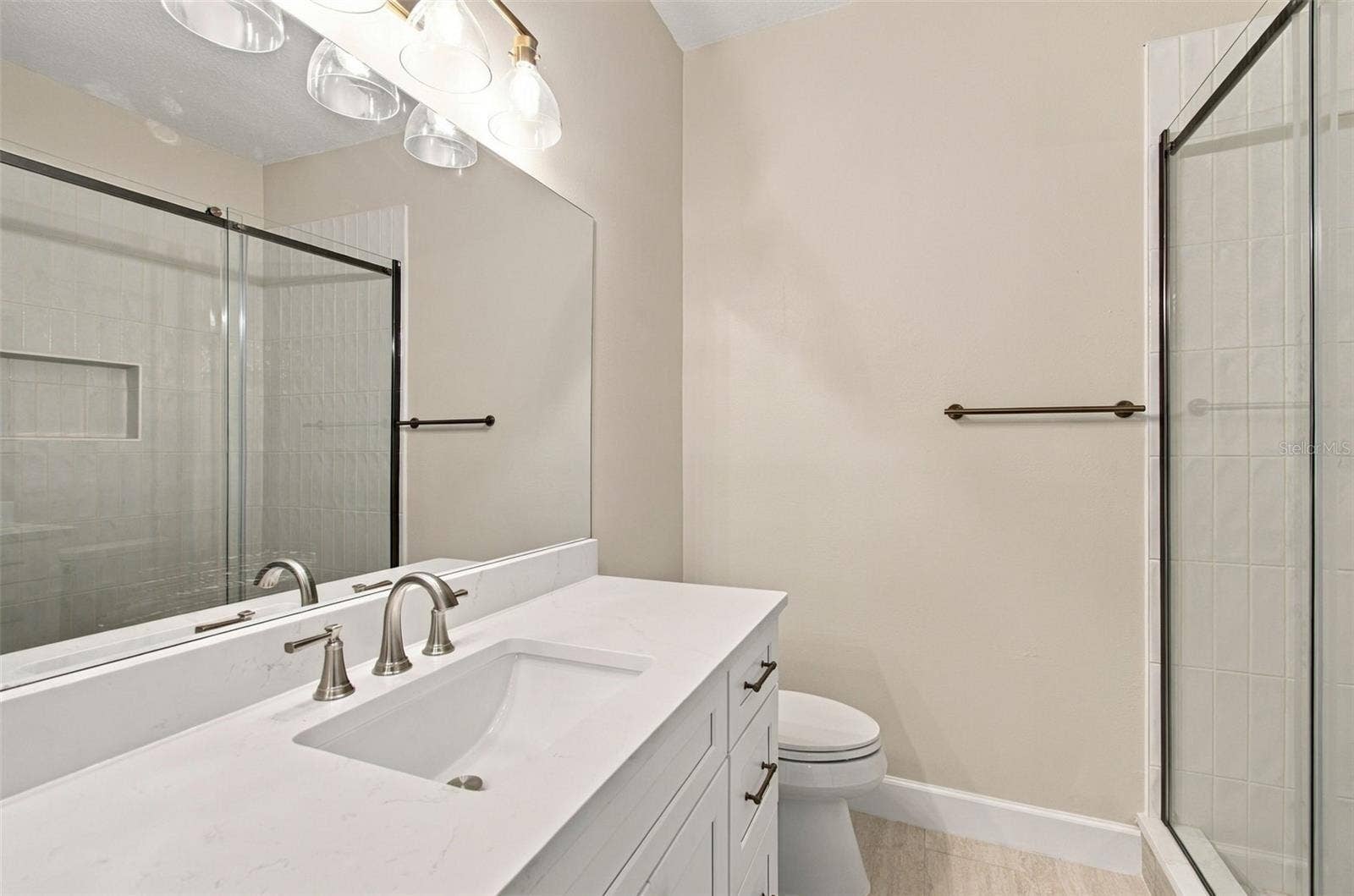 5303 POINT PLEASANT LANE, Tampa, FL 33611 Master Bathroom