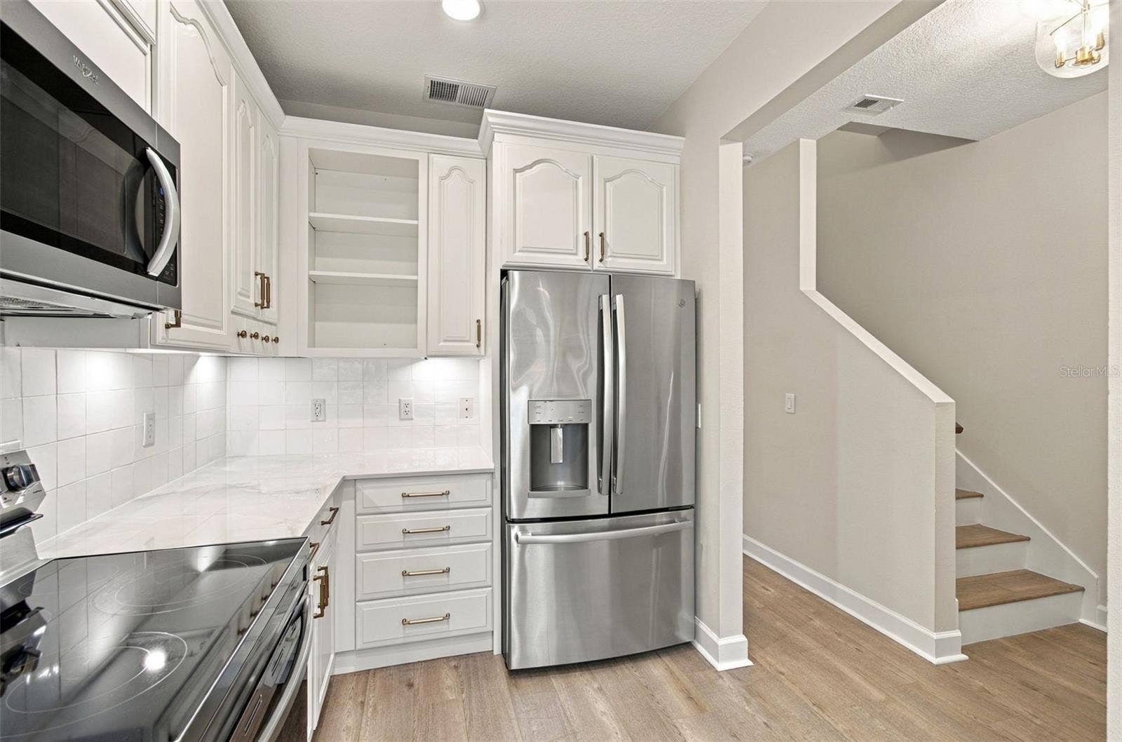5303 POINT PLEASANT LANE, Tampa, FL 33611 Renovated Kitchen with newer appliances