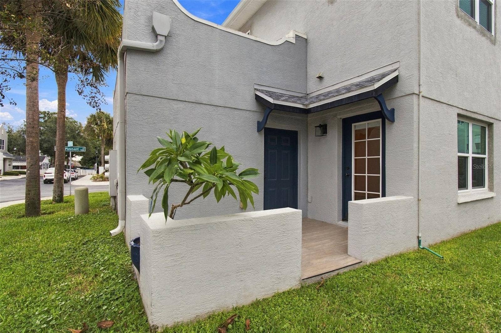 5303 POINT PLEASANT LANE, Tampa, FL 33611 Back Patio