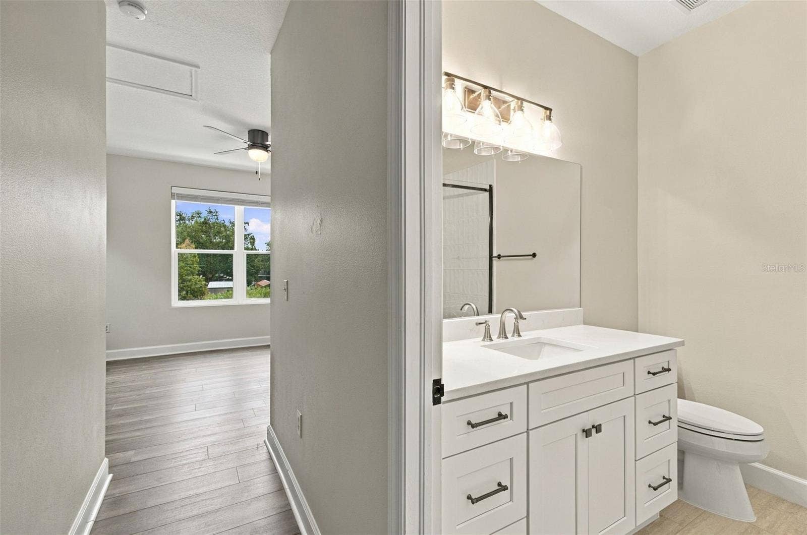 5303 POINT PLEASANT LANE, Tampa, FL 33611 Master + Master Bathroom