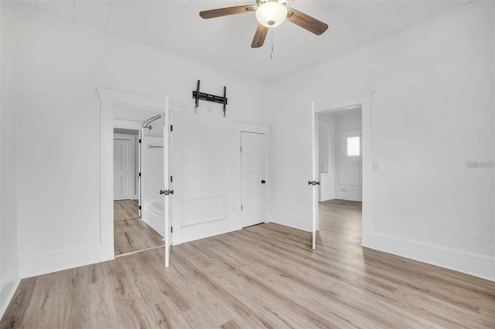 911 S MISSOURI AVENUE, Lakeland, FL 33803 911 S MISSOURI AVENUE, Lakeland, FL 33803