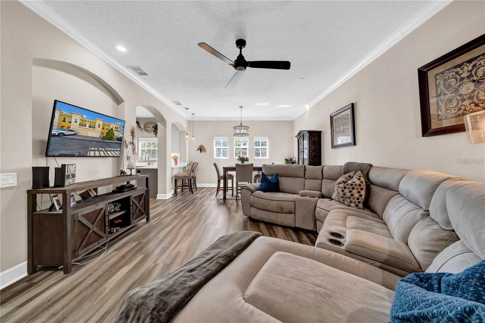 614 105TH LANE N, St Petersburg, FL 33716 The Perfect Gathering Spot for friends/family
