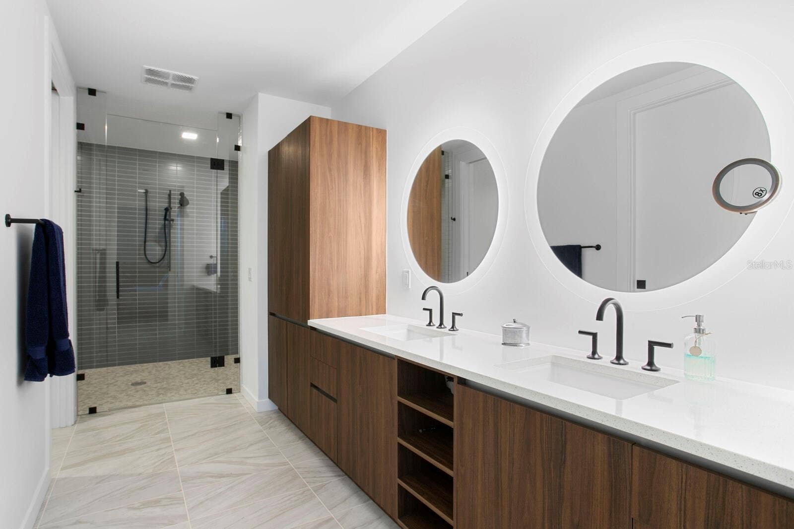 Spa-{primary Bathroom