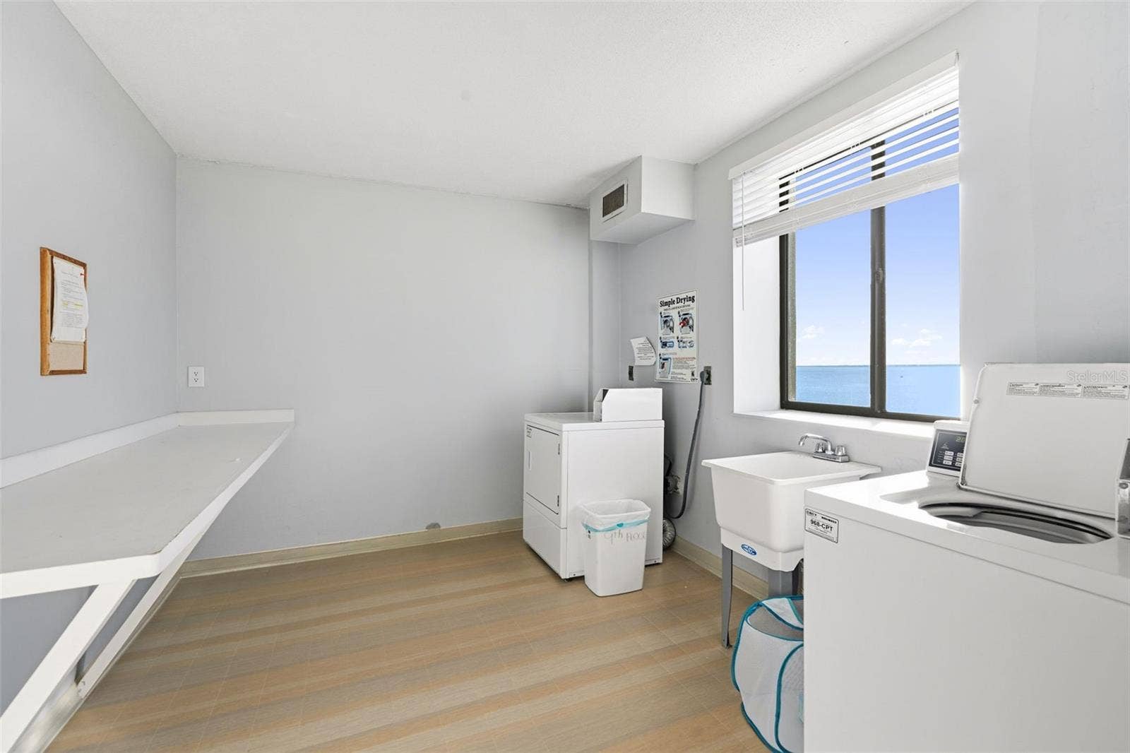 7100 SUNSHINE SKYWAY LANE S, #901, St Petersburg, FL 33711