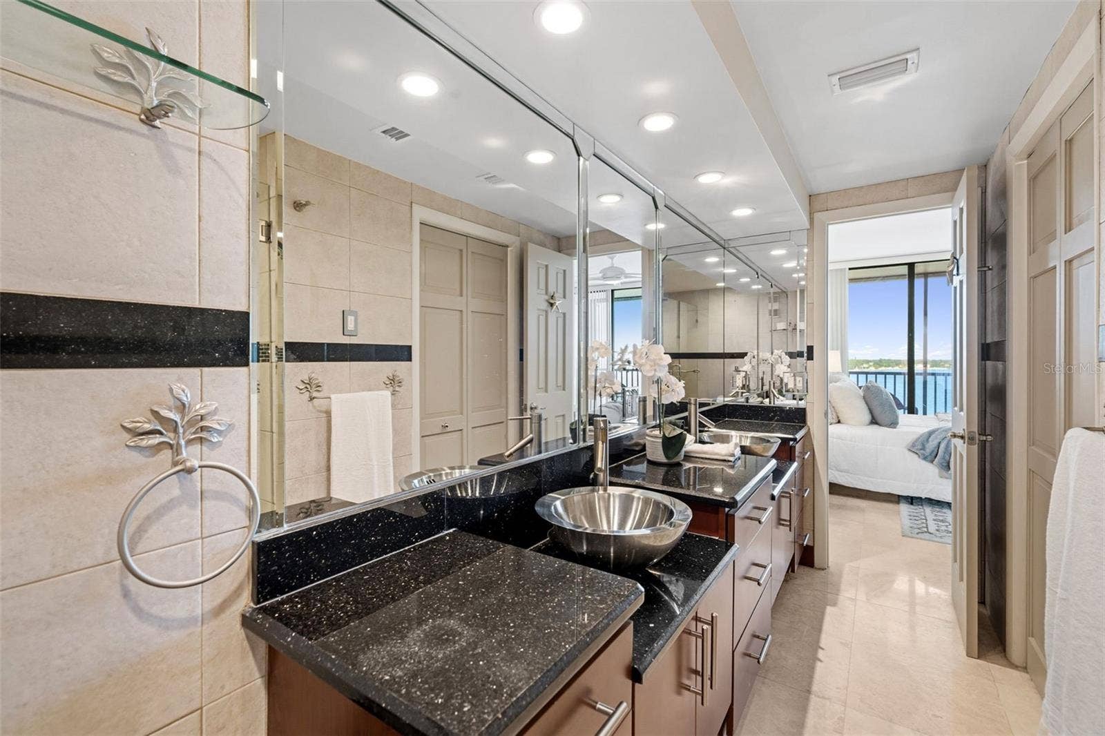 7100 SUNSHINE SKYWAY LANE S, #901, St Petersburg, FL 33711