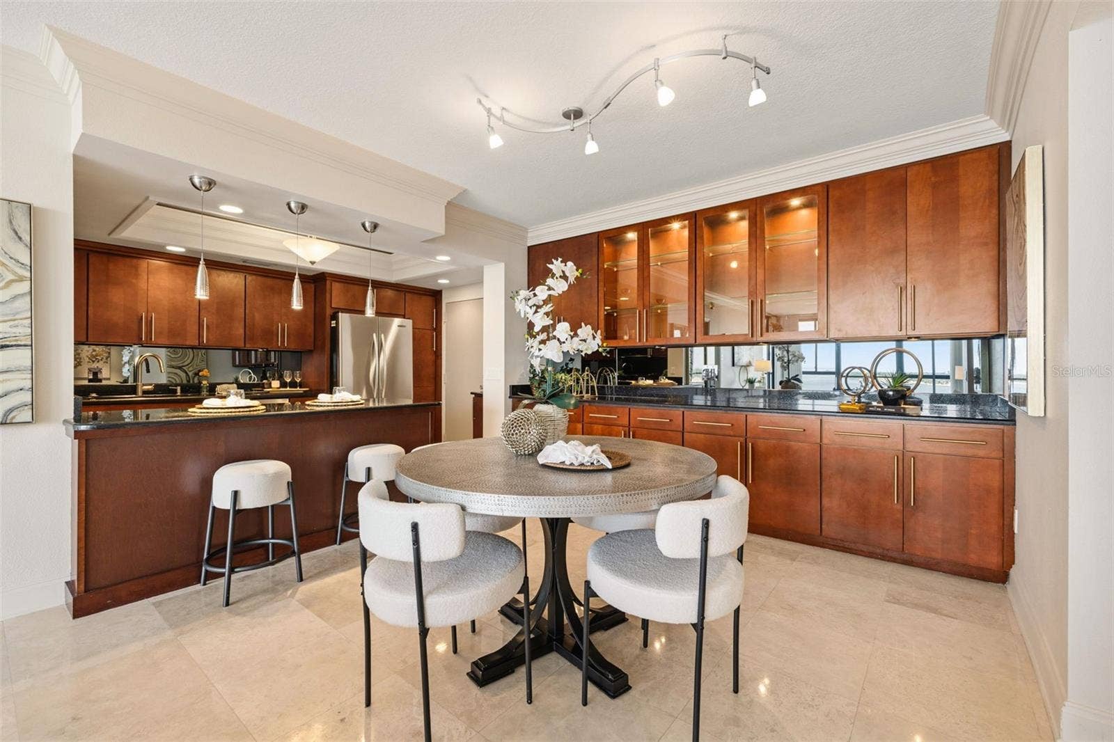 7100 SUNSHINE SKYWAY LANE S, #901, St Petersburg, FL 33711