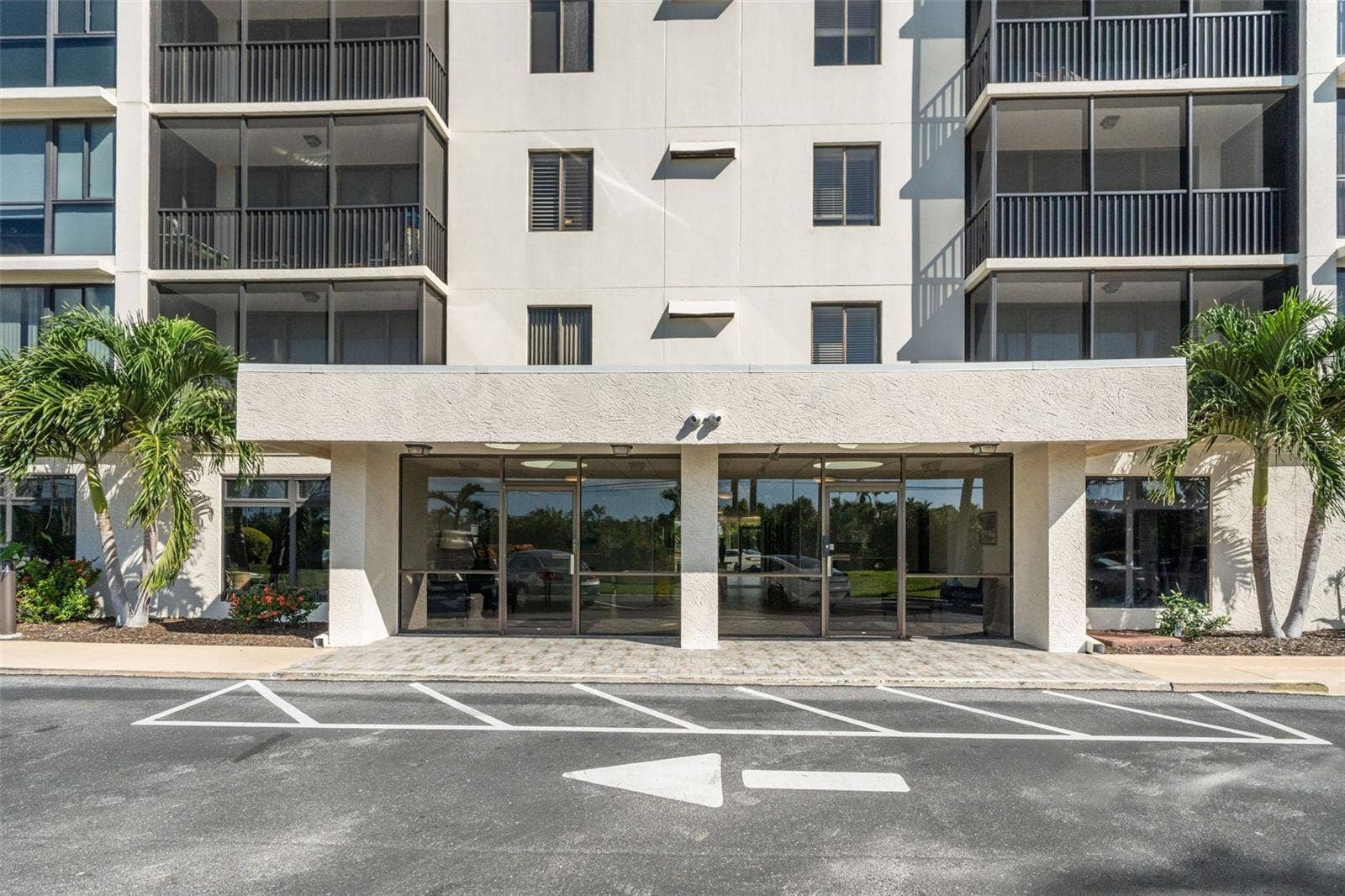 7100 SUNSHINE SKYWAY LANE S, #901, St Petersburg, FL 33711