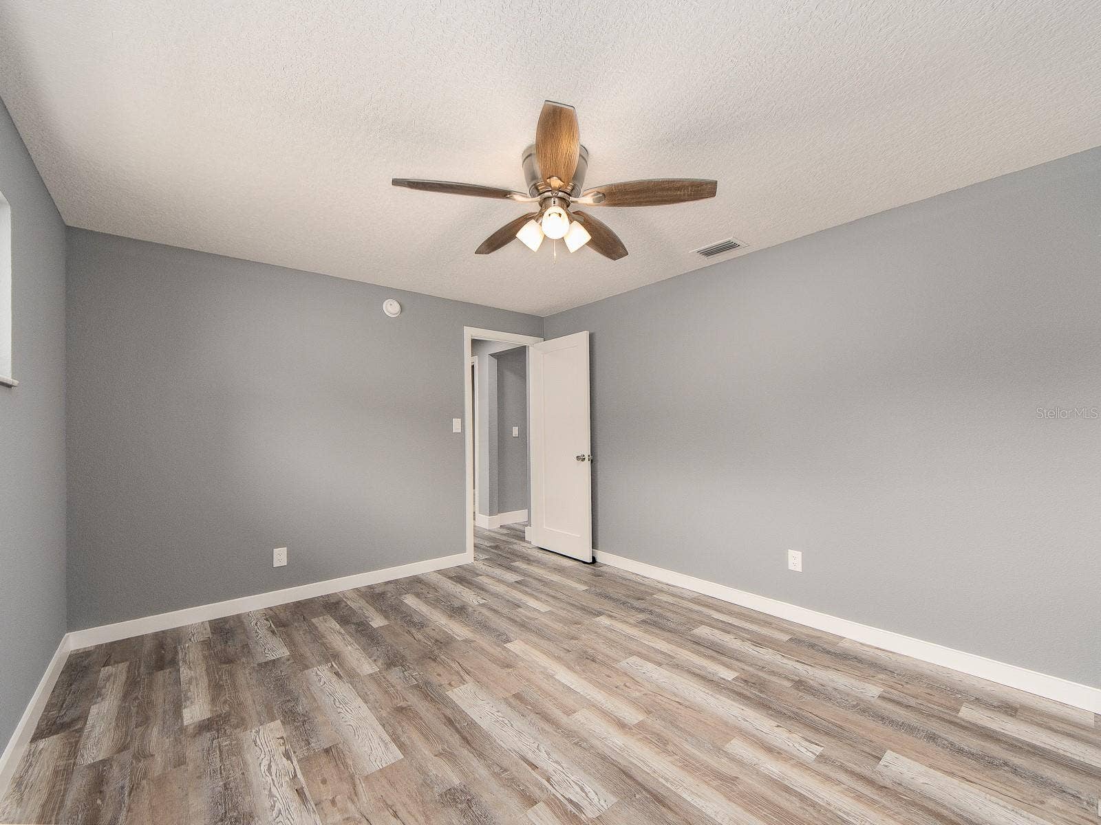 1825 YALE DRIVE, Clearwater, FL 33765