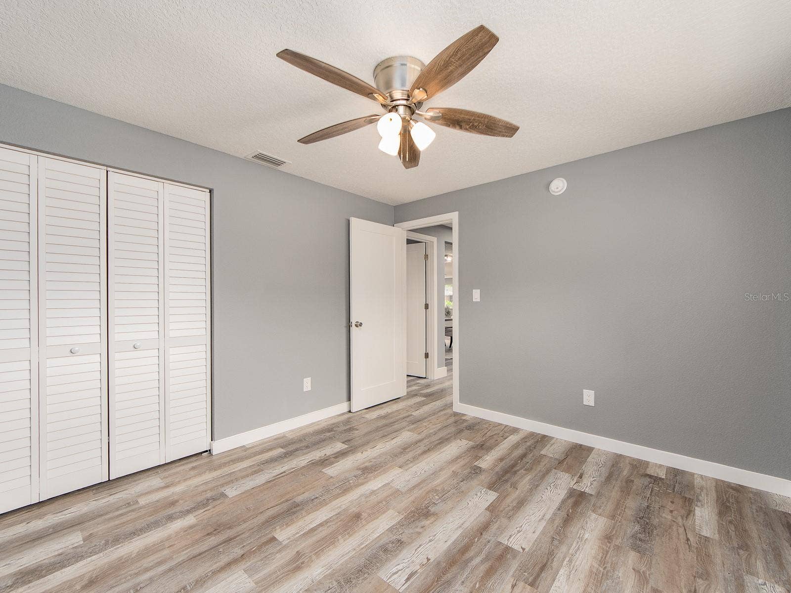 1825 YALE DRIVE, Clearwater, FL 33765