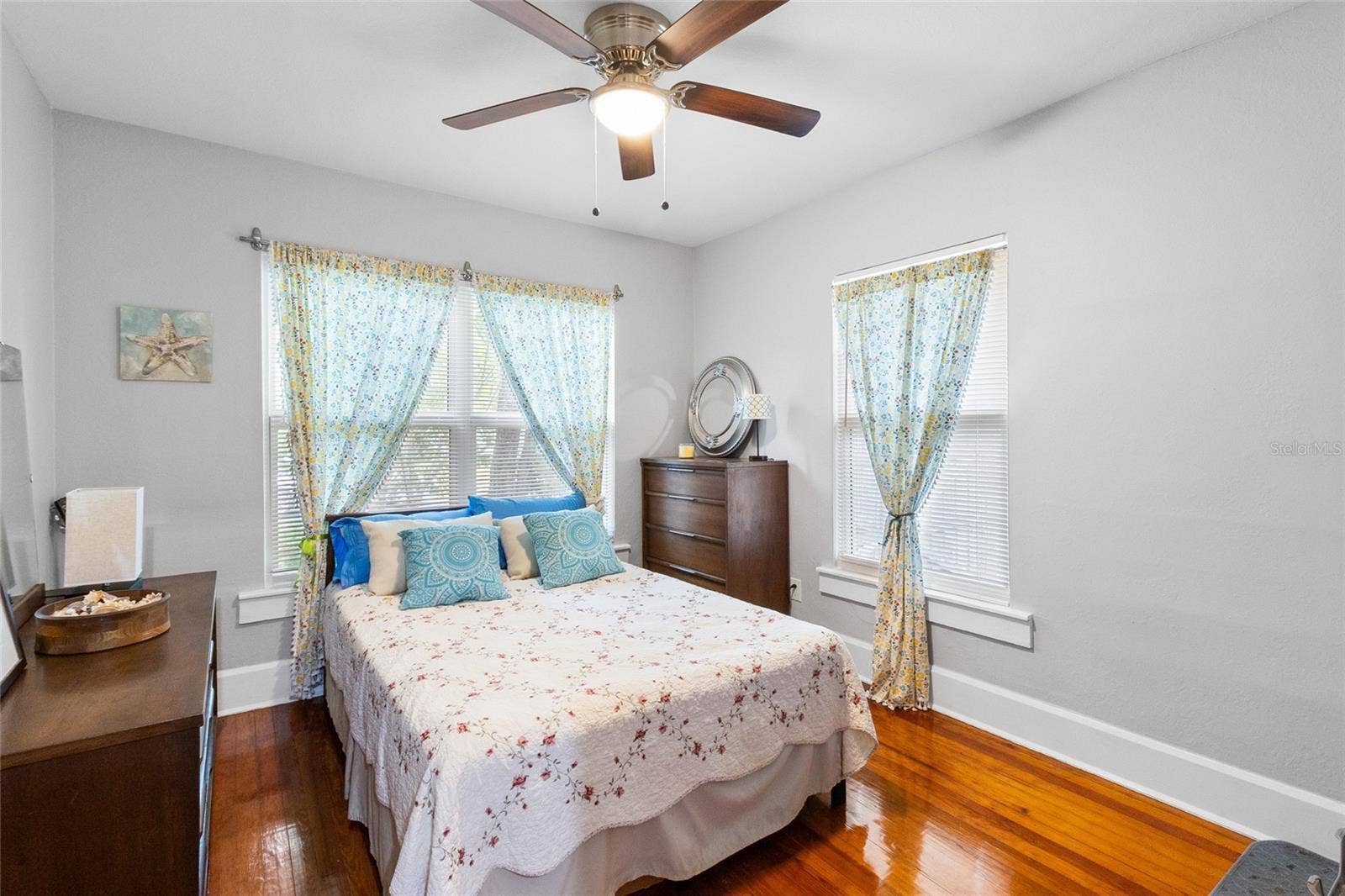 1527 13TH STREET S, St Petersburg, FL 33705 1527 13TH STREET S, St Petersburg, FL 33705