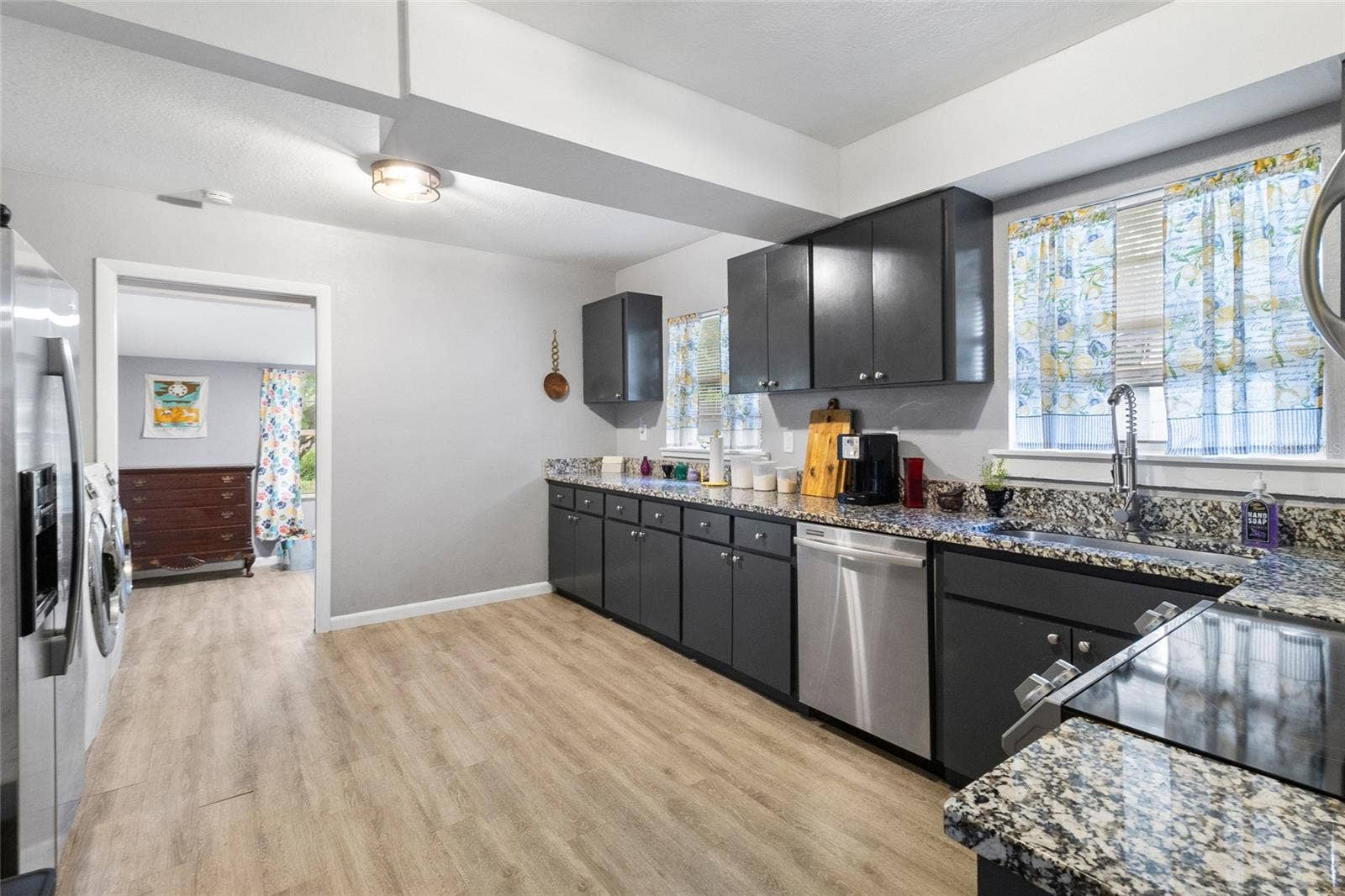 1527 13TH STREET S, St Petersburg, FL 33705 1527 13TH STREET S, St Petersburg, FL 33705