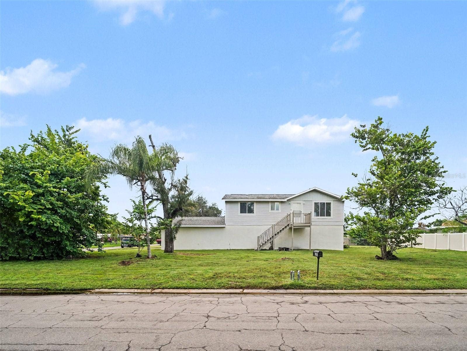 6306 FLORIDA CIR E, Apollo Beach, FL 33572