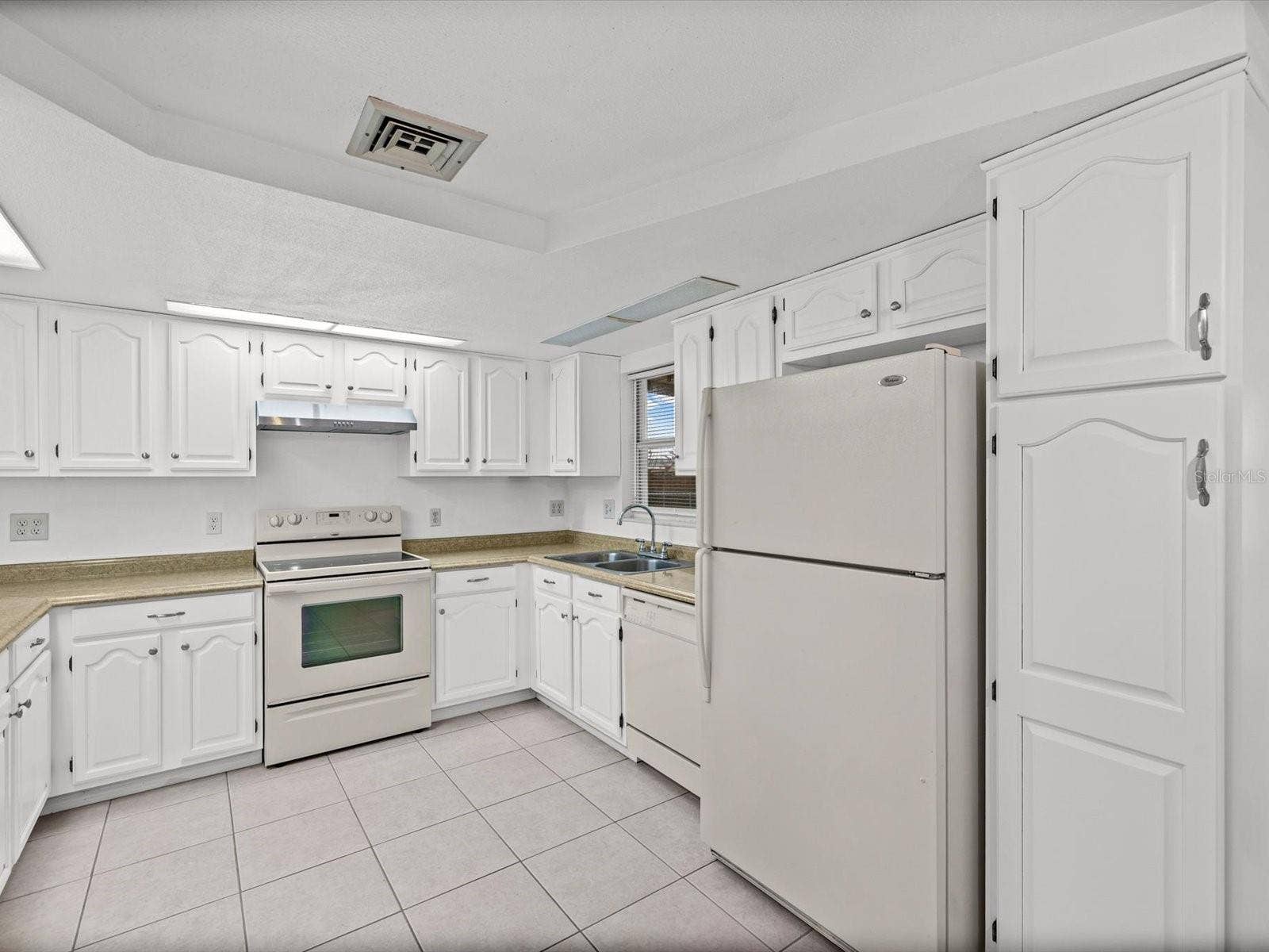 4004 SCARLET MAPLE DRIVE, Holiday, FL 34691 4004 SCARLET MAPLE DRIVE, Holiday, FL 34691