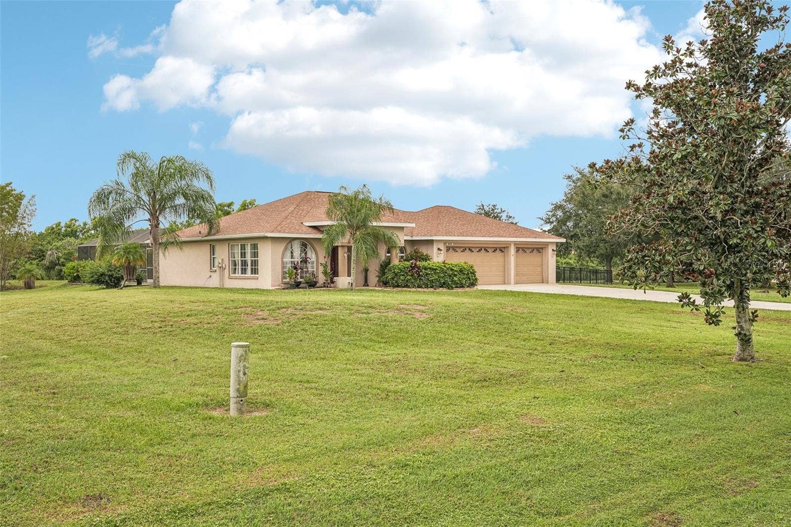 18115 HOWLING WOLF RUN, Parrish, FL 34219 18115 HOWLING WOLF RUN, Parrish, FL 34219