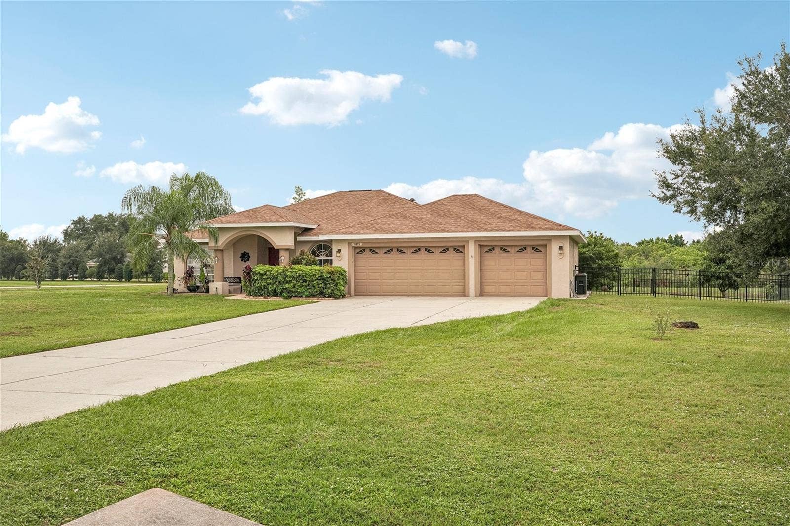 18115 HOWLING WOLF RUN, Parrish, FL 34219 18115 HOWLING WOLF RUN, Parrish, FL 34219