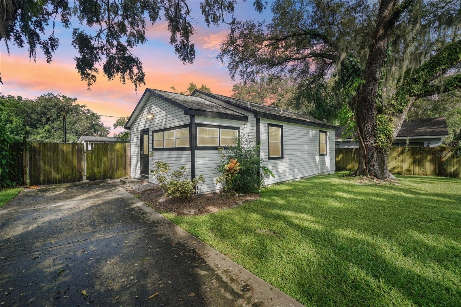 6806 N 17TH STREET, Tampa, FL 33610 6806 N 17TH STREET, Tampa, FL 33610