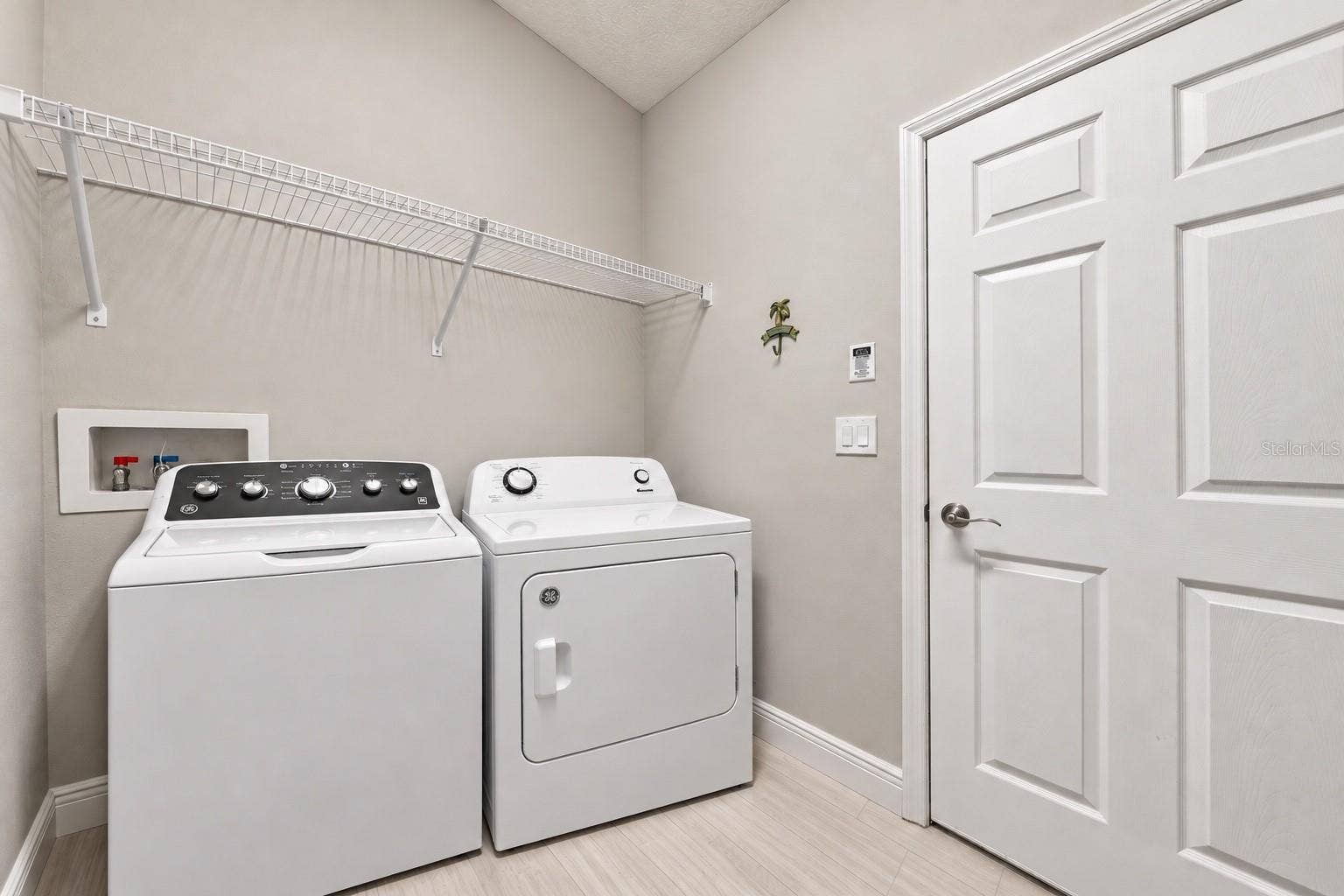 6005 SHADOWLAKE DRIVE, Apollo Beach, FL 33572 6005 SHADOWLAKE DRIVE, Apollo Beach, FL 33572