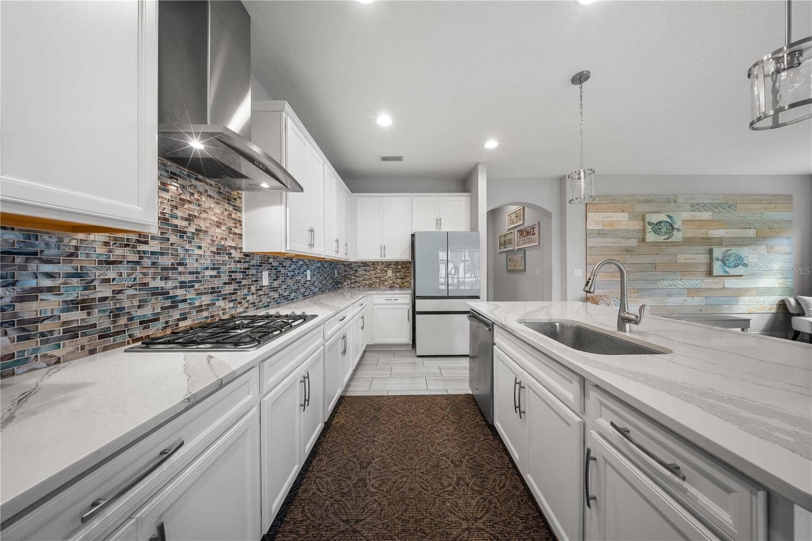 6005 SHADOWLAKE DRIVE, Apollo Beach, FL 33572 6005 SHADOWLAKE DRIVE, Apollo Beach, FL 33572