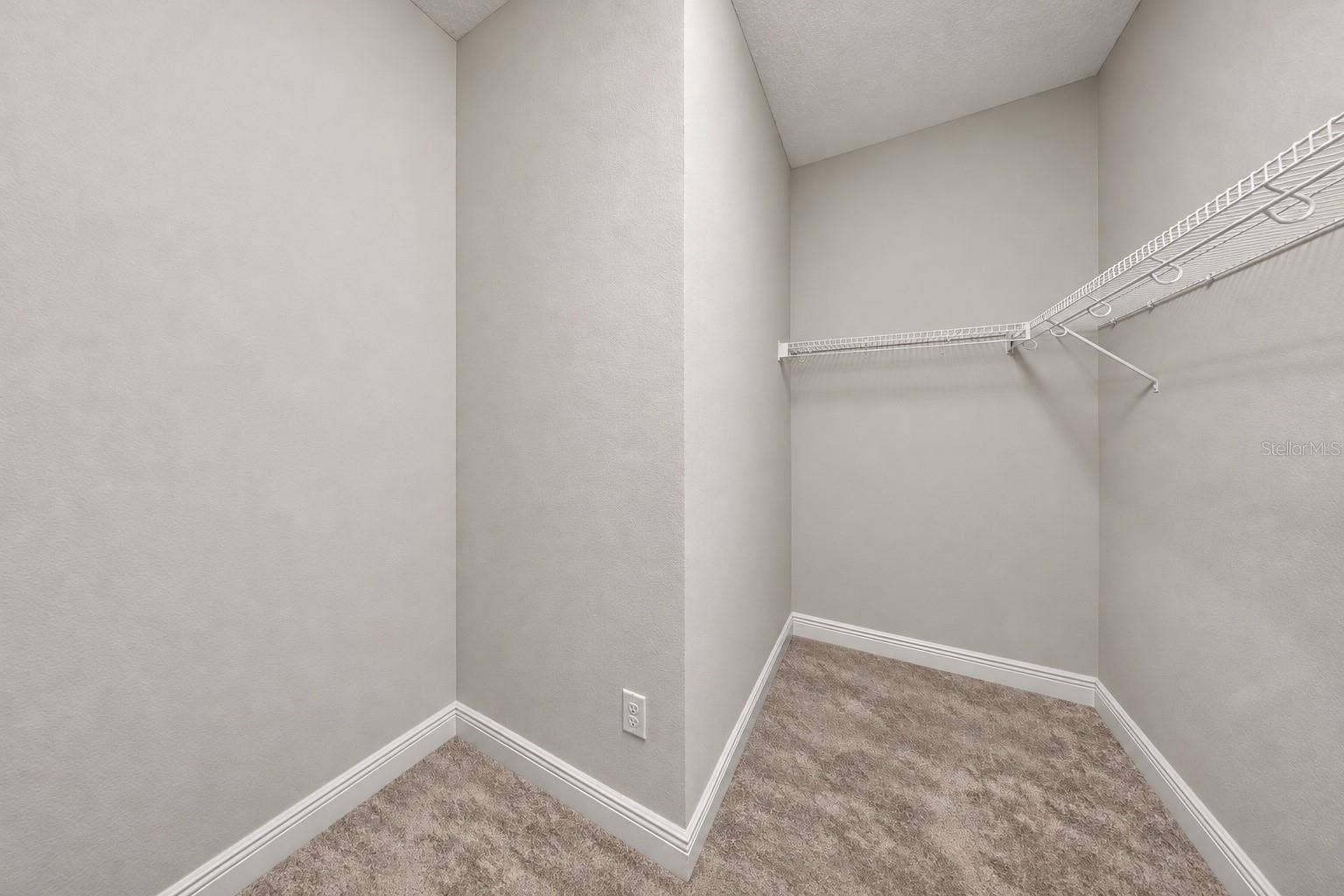 6005 SHADOWLAKE DRIVE, Apollo Beach, FL 33572 6005 SHADOWLAKE DRIVE, Apollo Beach, FL 33572