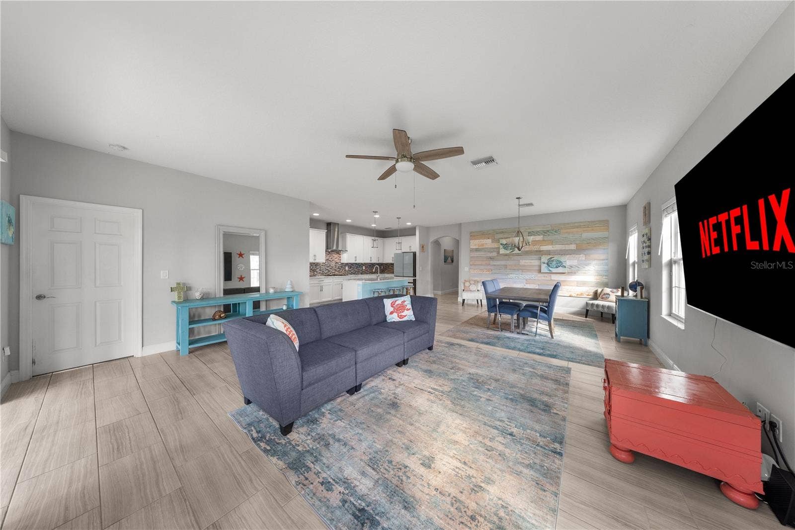 6005 SHADOWLAKE DRIVE, Apollo Beach, FL 33572 6005 SHADOWLAKE DRIVE, Apollo Beach, FL 33572