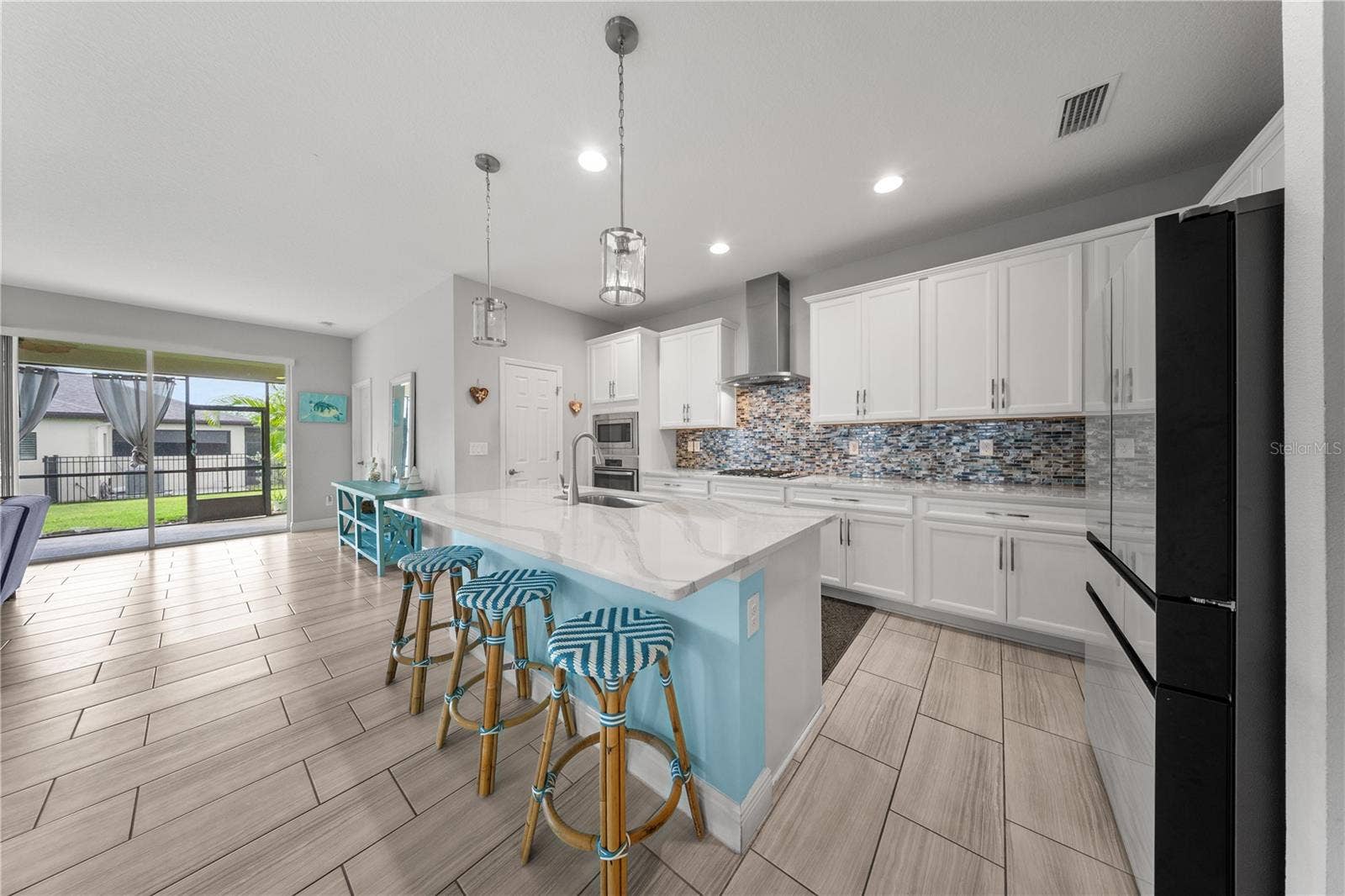 6005 SHADOWLAKE DRIVE, Apollo Beach, FL 33572 6005 SHADOWLAKE DRIVE, Apollo Beach, FL 33572