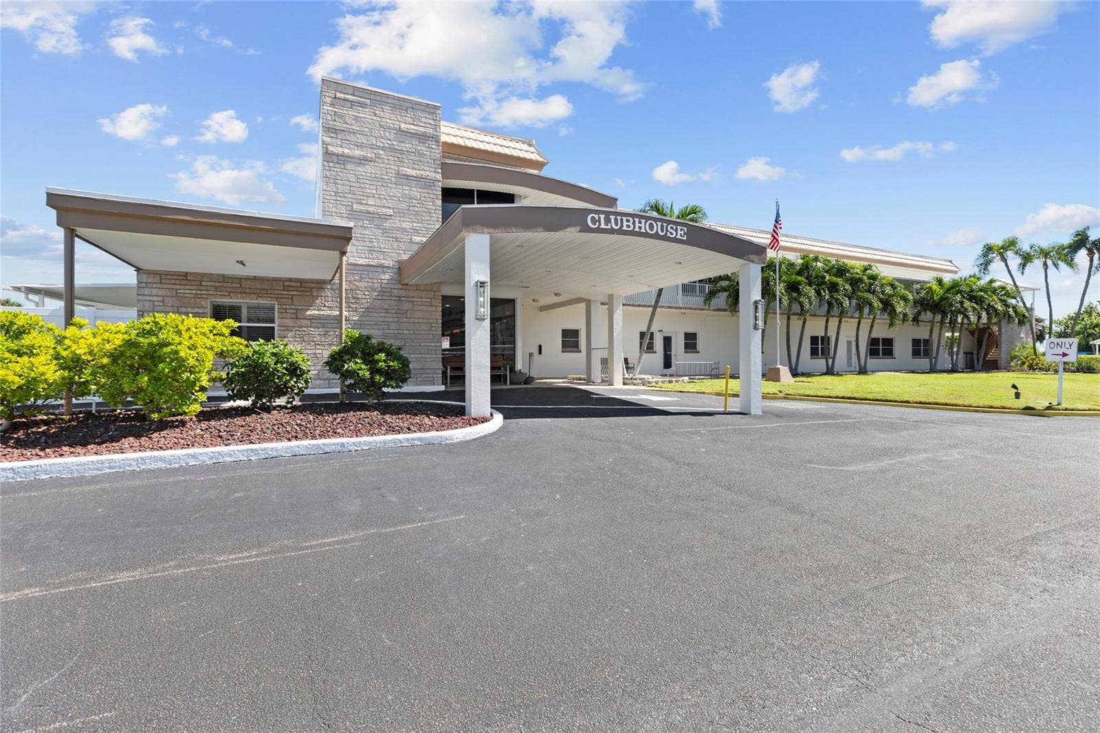 6075 SHORE BOULEVARD S, #411, Gulfport, FL 33707 6075 SHORE BOULEVARD S, #411, Gulfport, FL 33707