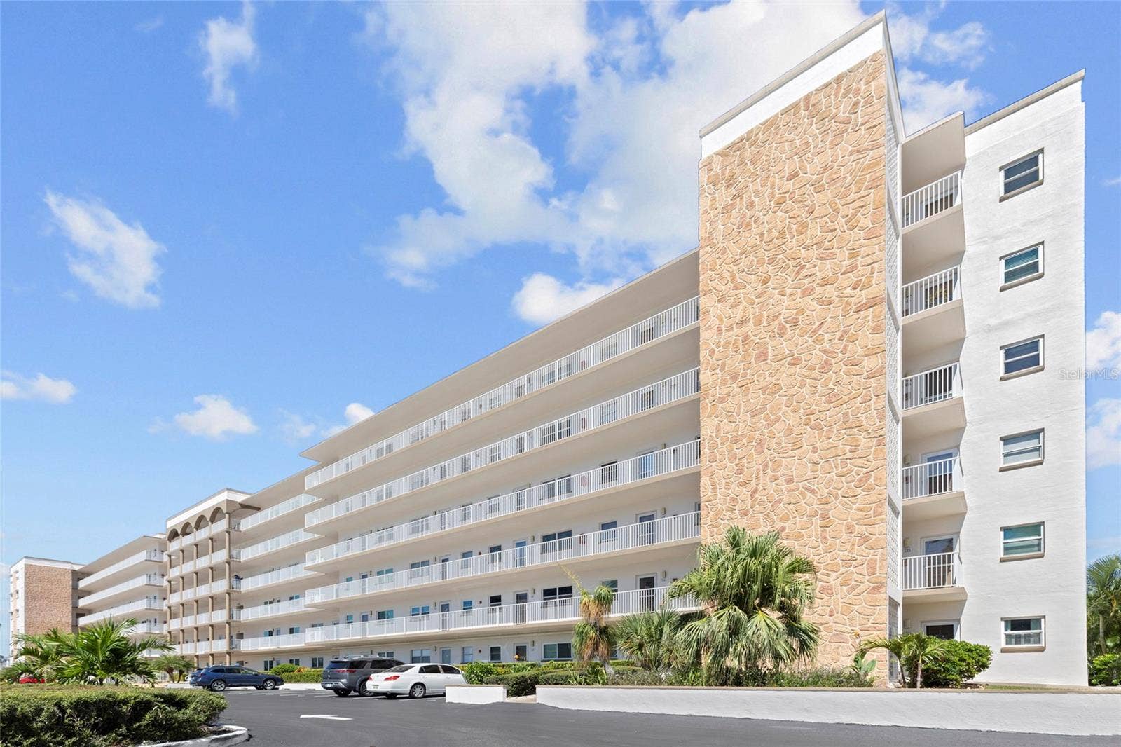6075 SHORE BOULEVARD S, #411, Gulfport, FL 33707 6075 SHORE BOULEVARD S, #411, Gulfport, FL 33707
