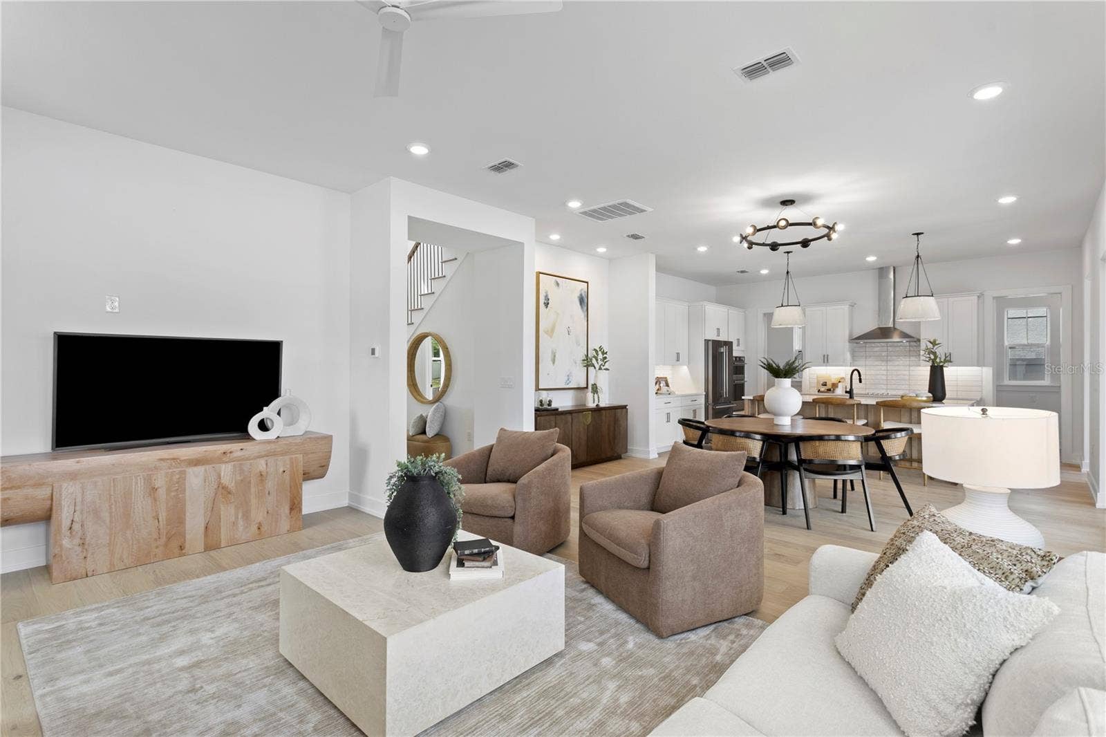 3501 W ROGERS AVENUE, Tampa, FL 33611 3501 W ROGERS AVENUE, Tampa, FL 33611