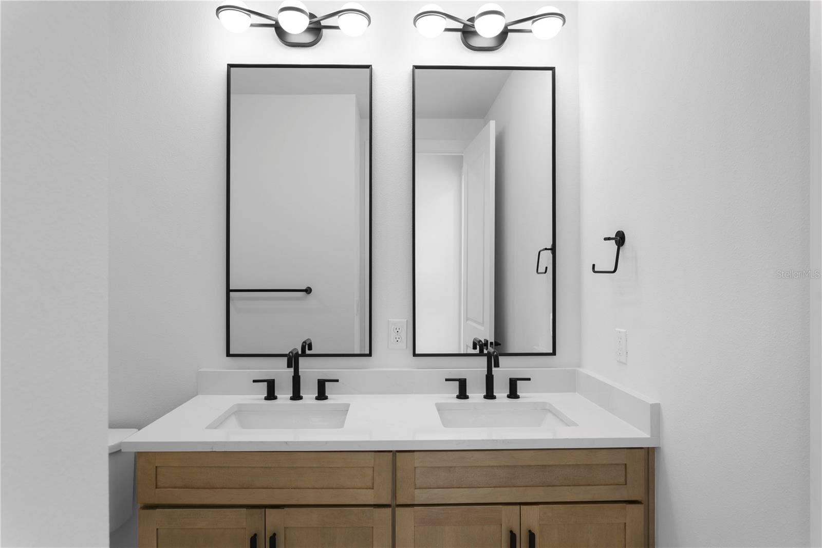 3501 W ROGERS AVENUE, Tampa, FL 33611 Bathroom 2