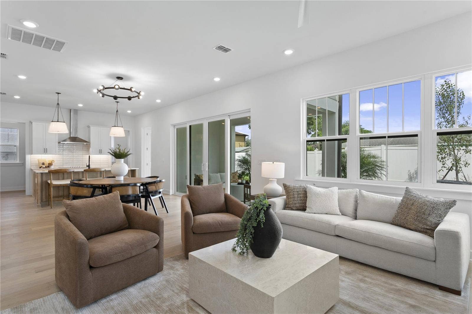 3501 W ROGERS AVENUE, Tampa, FL 33611 3501 W ROGERS AVENUE, Tampa, FL 33611