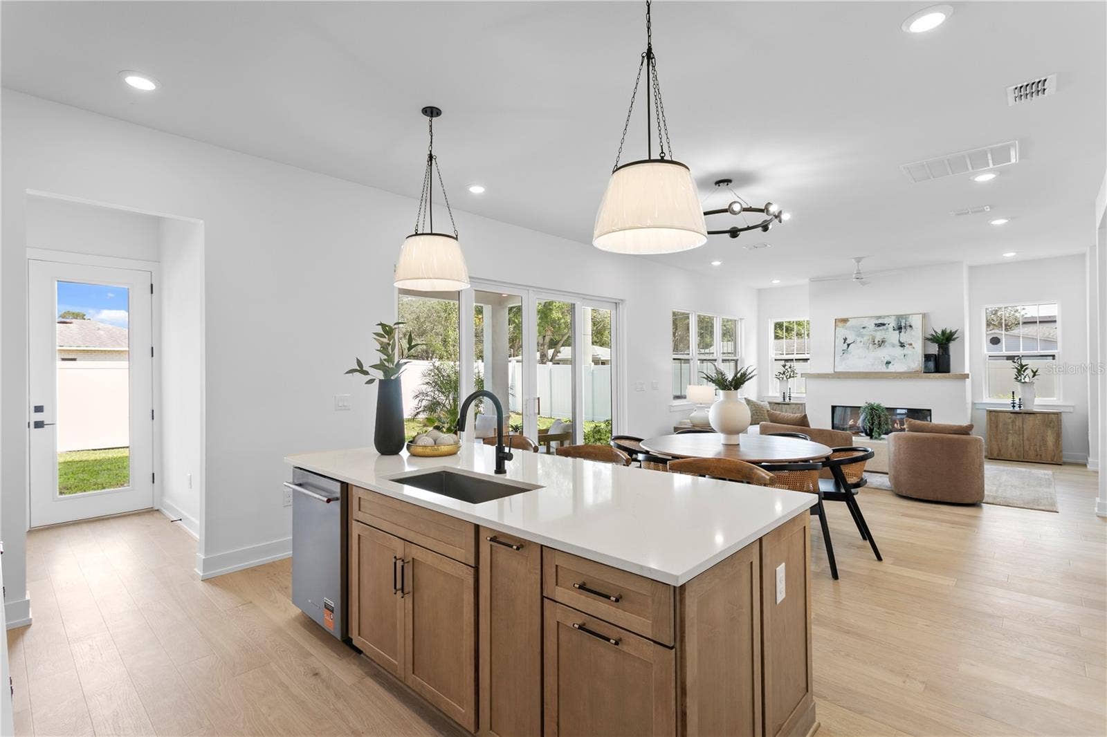3501 W ROGERS AVENUE, Tampa, FL 33611 3501 W ROGERS AVENUE, Tampa, FL 33611
