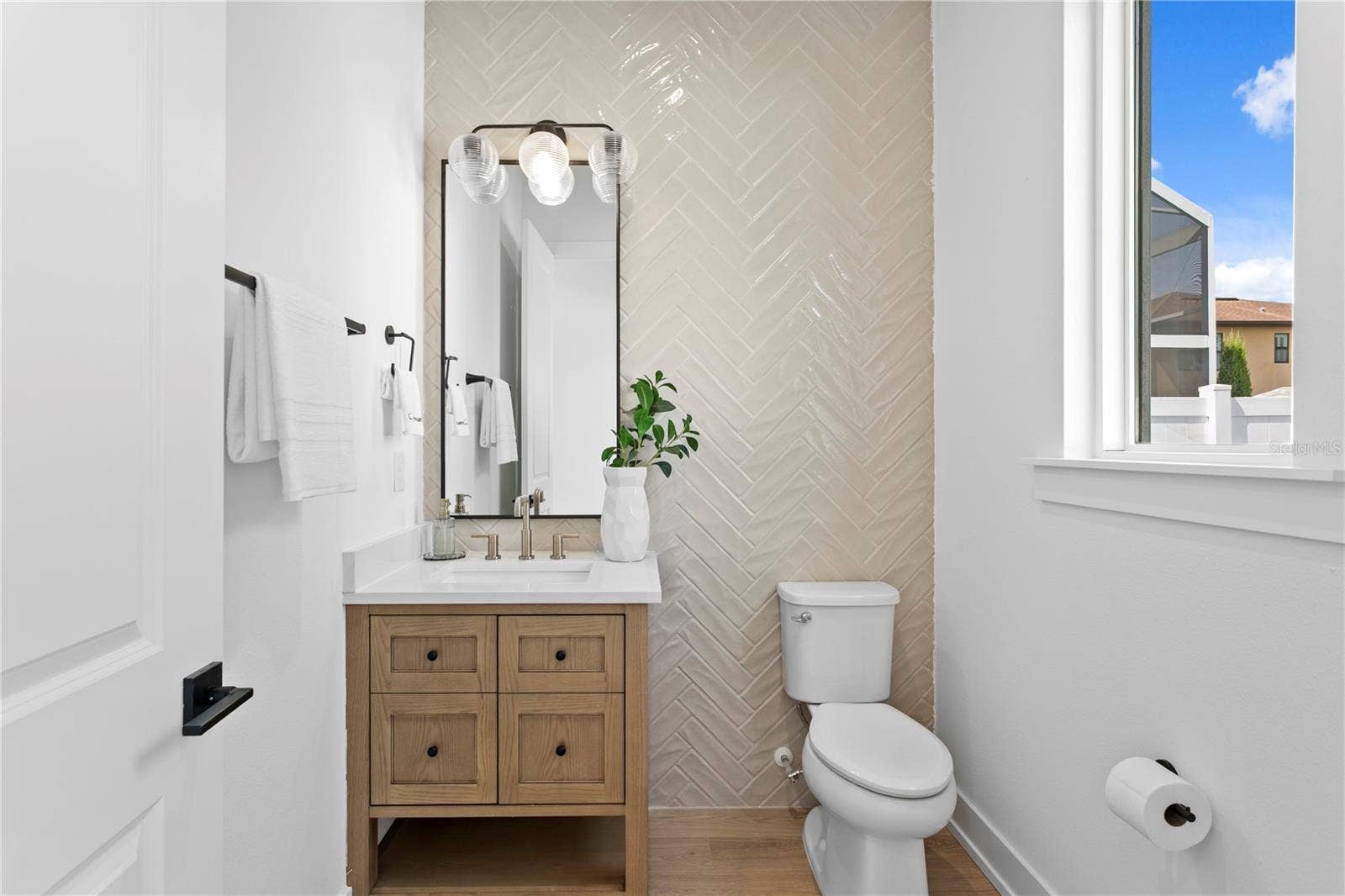 3501 W ROGERS AVENUE, Tampa, FL 33611 Powder Bath