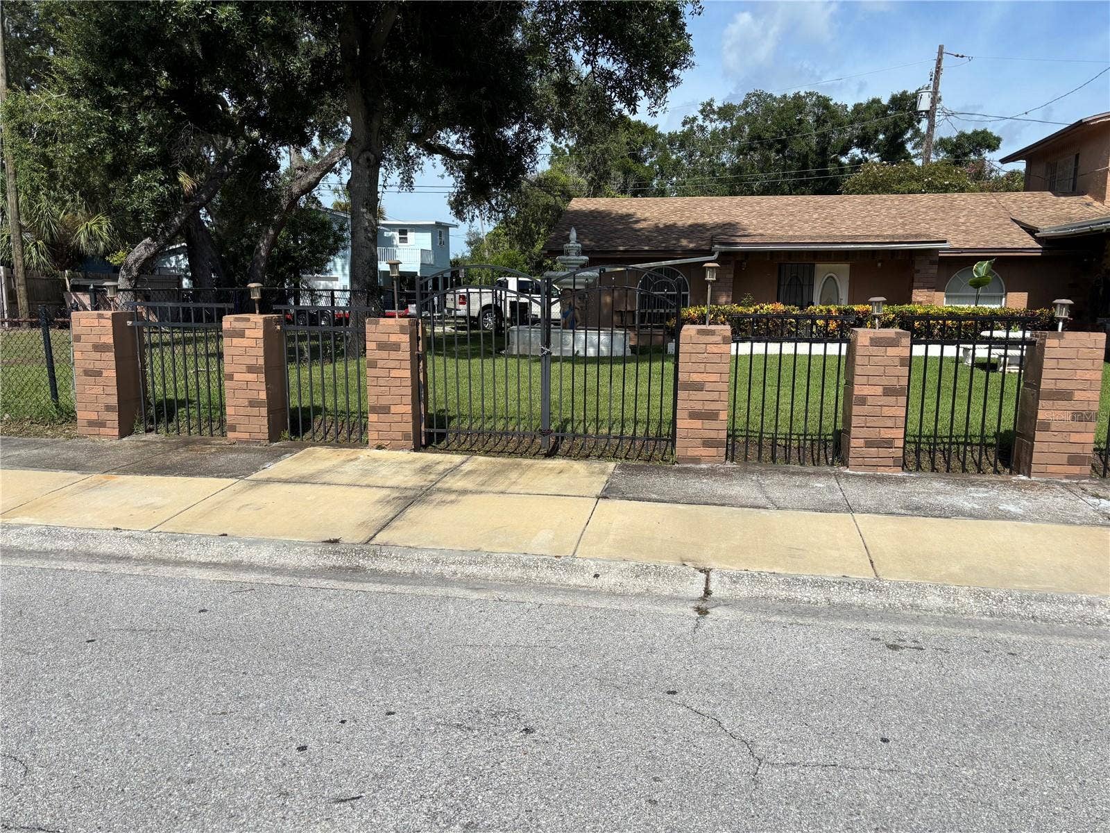 1747 YOUVAL COURT S, St Petersburg, FL 33712