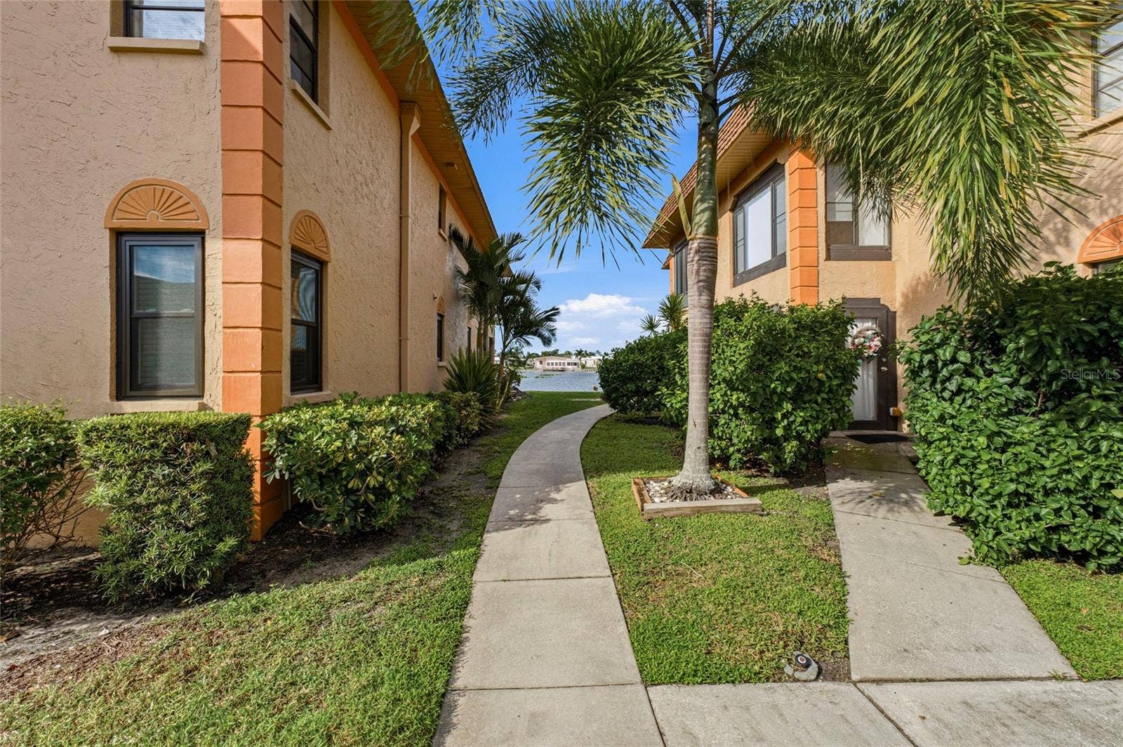 10142 SEMINOLE ISLAND DRIVE, Largo, FL 33773 10142 SEMINOLE ISLAND DRIVE, Largo, FL 33773