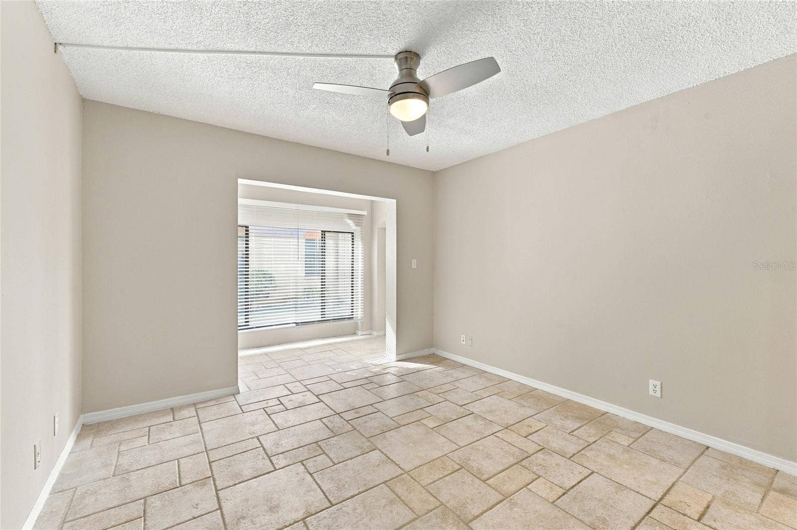 10142 SEMINOLE ISLAND DRIVE, Largo, FL 33773 10142 SEMINOLE ISLAND DRIVE, Largo, FL 33773