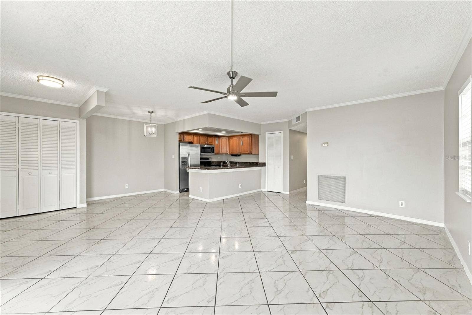 10142 SEMINOLE ISLAND DRIVE, Largo, FL 33773 10142 SEMINOLE ISLAND DRIVE, Largo, FL 33773