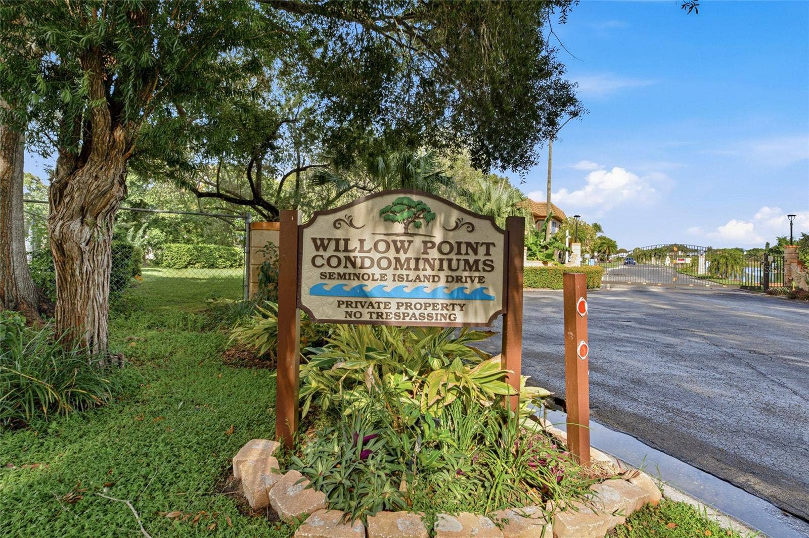 10142 SEMINOLE ISLAND DRIVE, Largo, FL 33773 10142 SEMINOLE ISLAND DRIVE, Largo, FL 33773