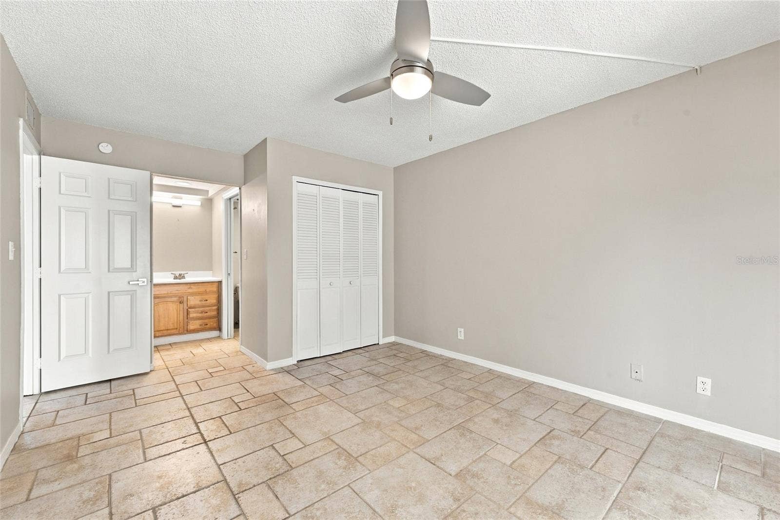 10142 SEMINOLE ISLAND DRIVE, Largo, FL 33773 10142 SEMINOLE ISLAND DRIVE, Largo, FL 33773