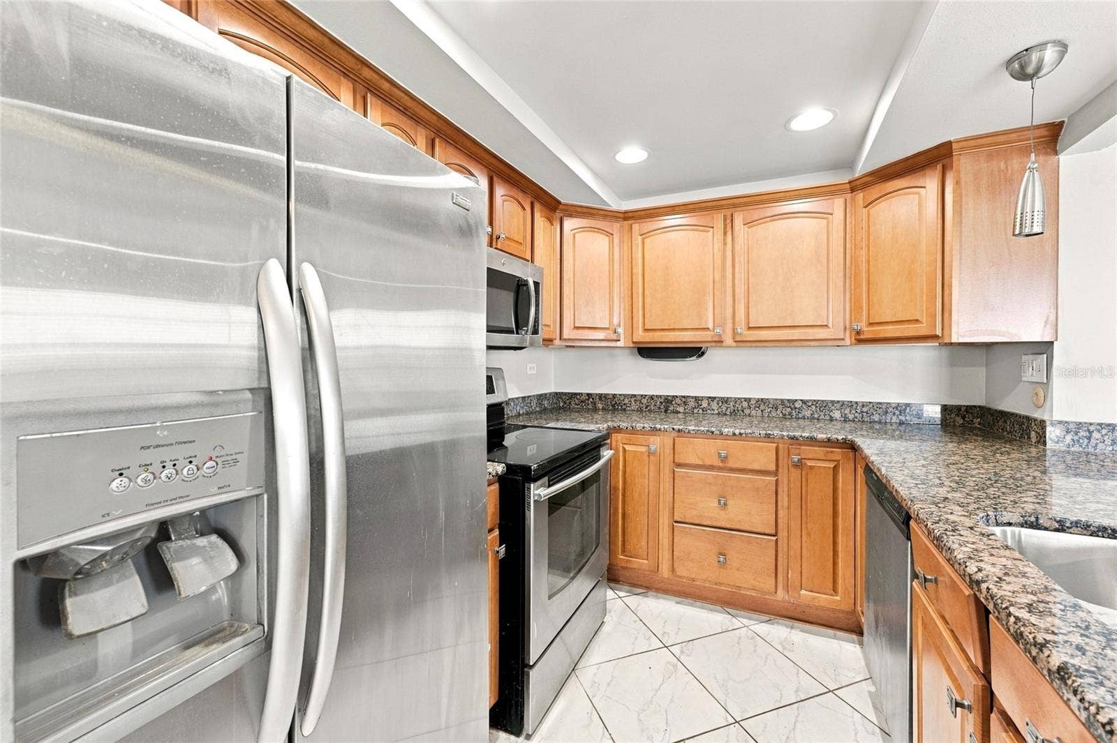 10142 SEMINOLE ISLAND DRIVE, Largo, FL 33773 10142 SEMINOLE ISLAND DRIVE, Largo, FL 33773