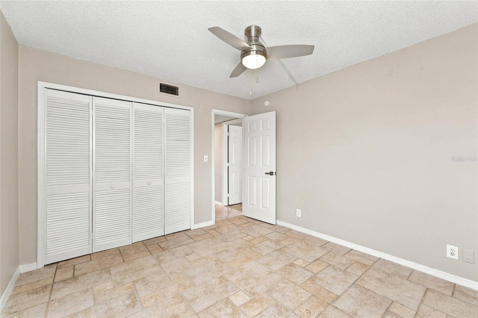 10142 SEMINOLE ISLAND DRIVE, Largo, FL 33773 10142 SEMINOLE ISLAND DRIVE, Largo, FL 33773
