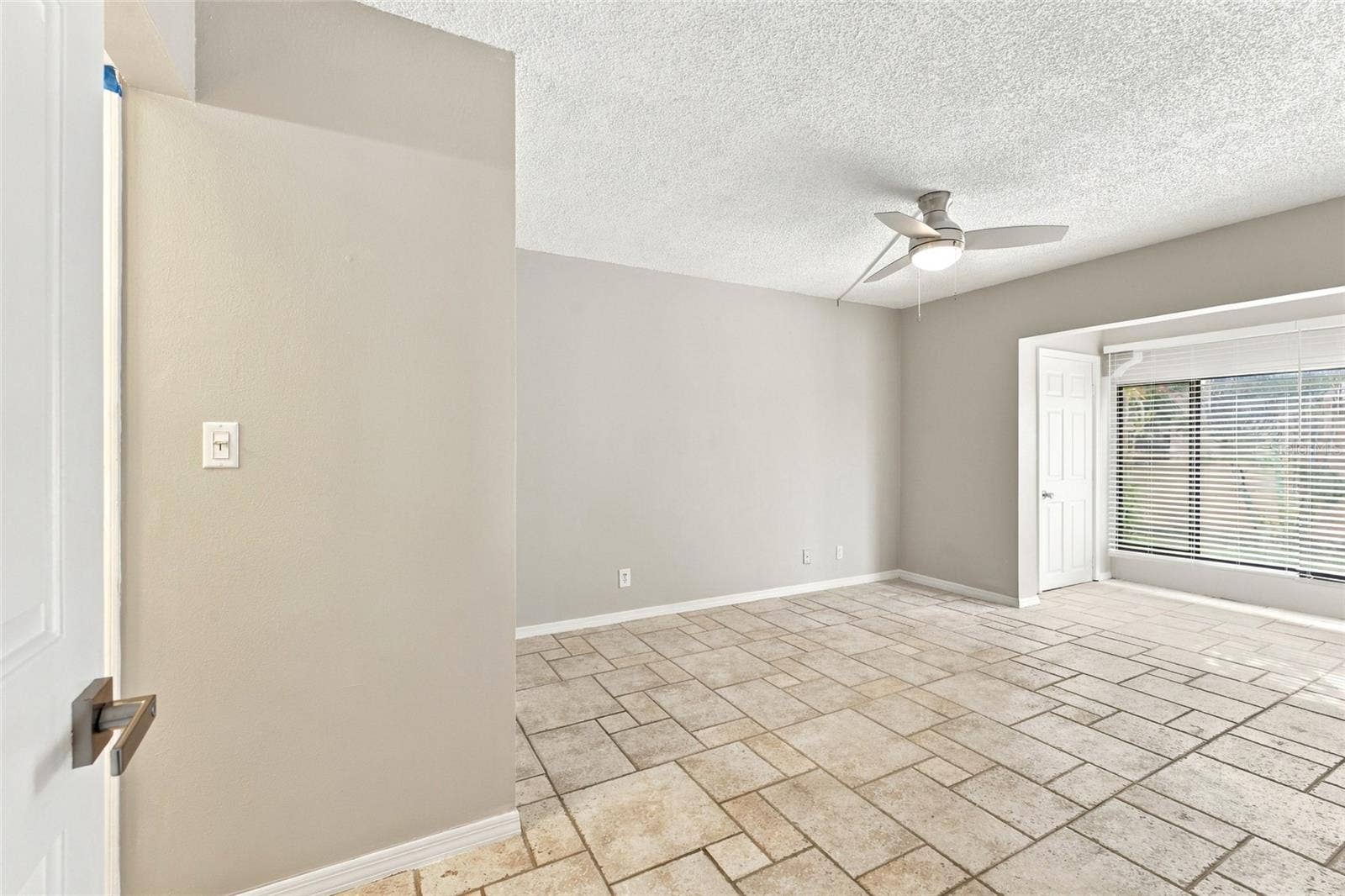 10142 SEMINOLE ISLAND DRIVE, Largo, FL 33773 10142 SEMINOLE ISLAND DRIVE, Largo, FL 33773