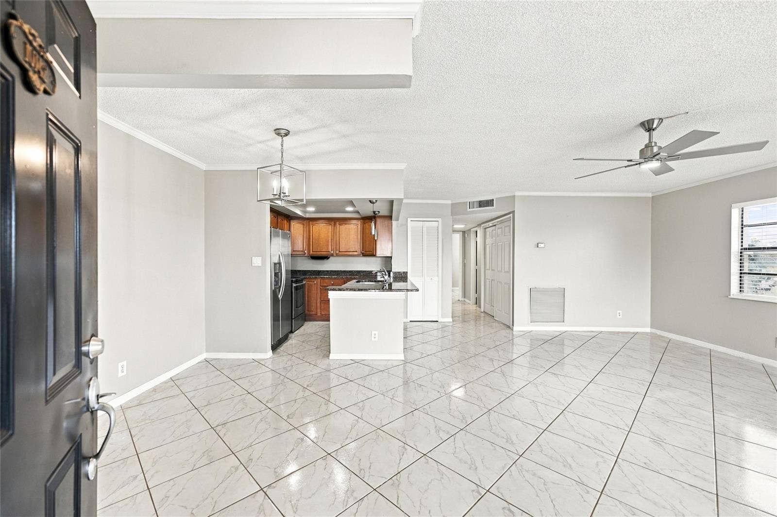 10142 SEMINOLE ISLAND DRIVE, Largo, FL 33773 10142 SEMINOLE ISLAND DRIVE, Largo, FL 33773